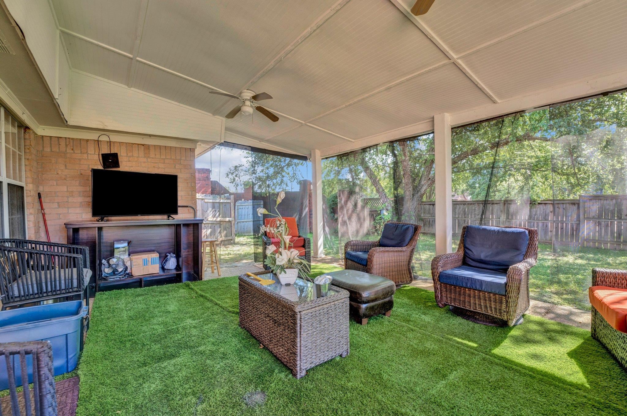 5364 MEADOW CROSS DR