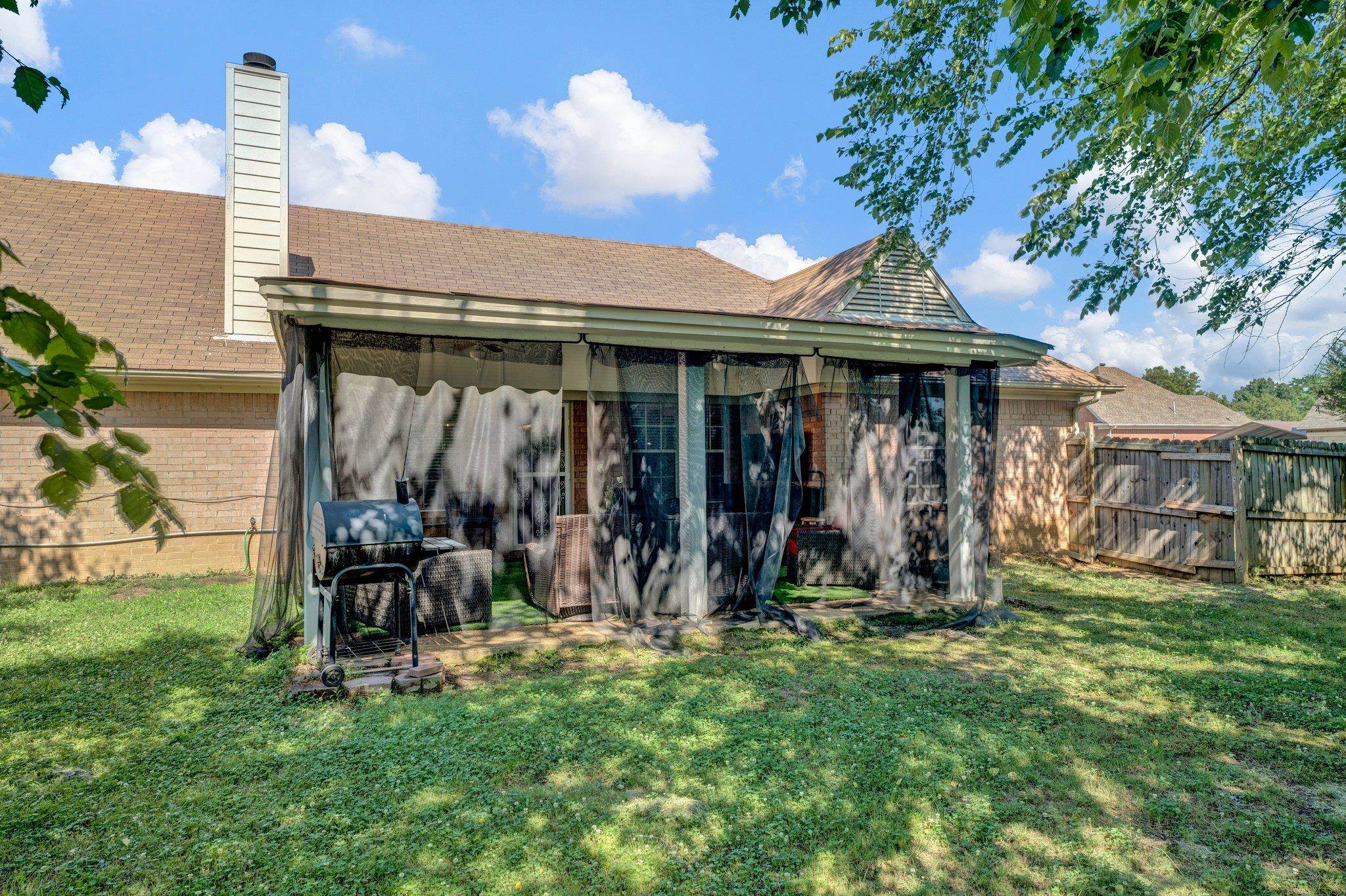 5364 MEADOW CROSS DR