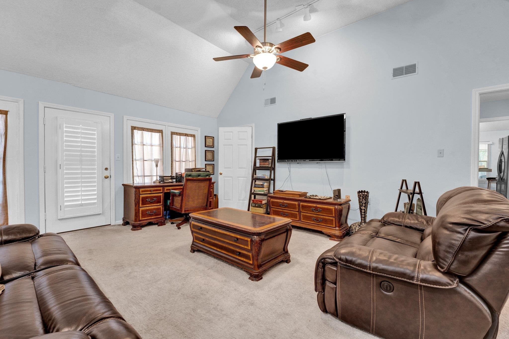 5364 MEADOW CROSS DR