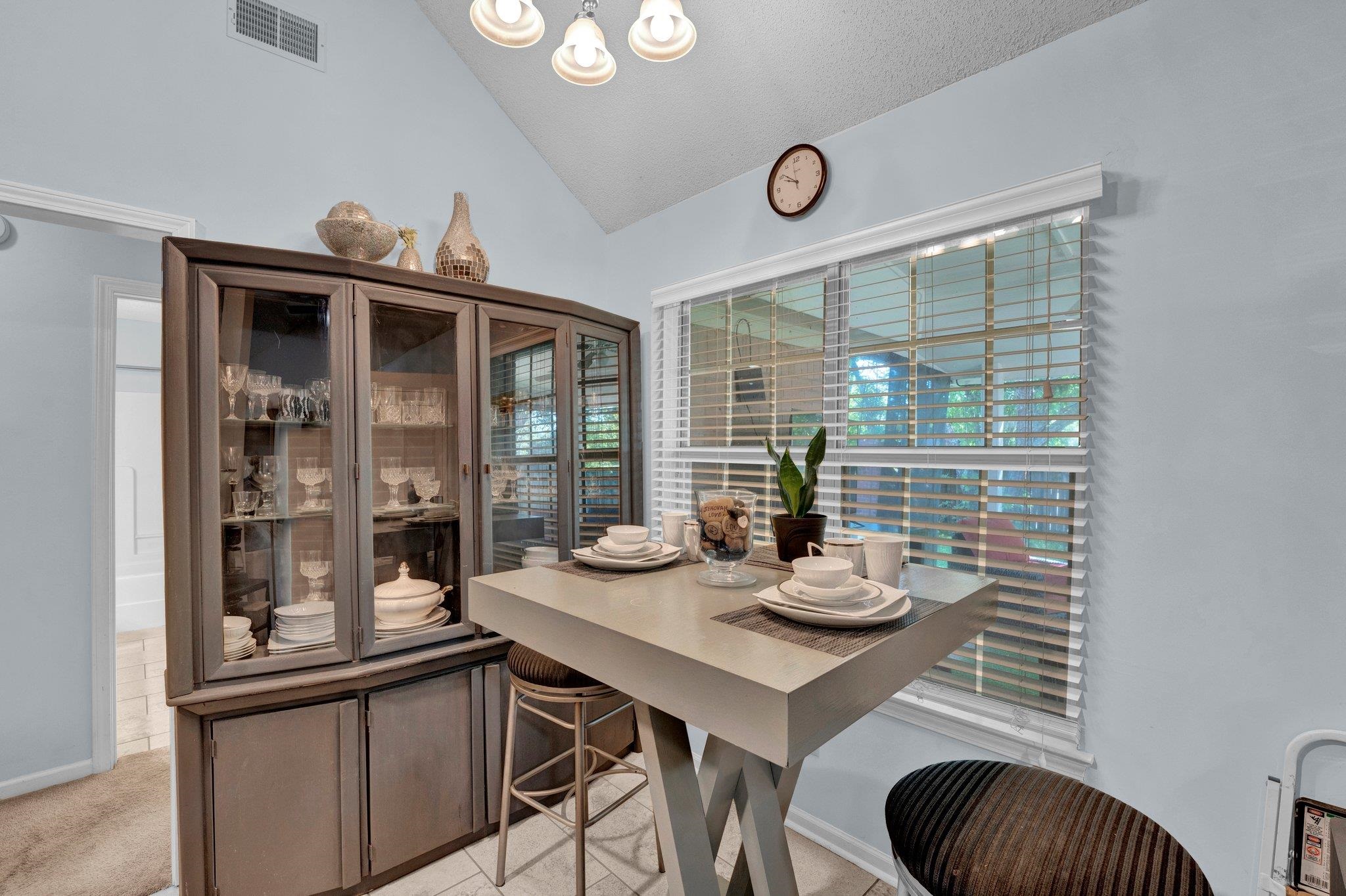 5364 MEADOW CROSS DR