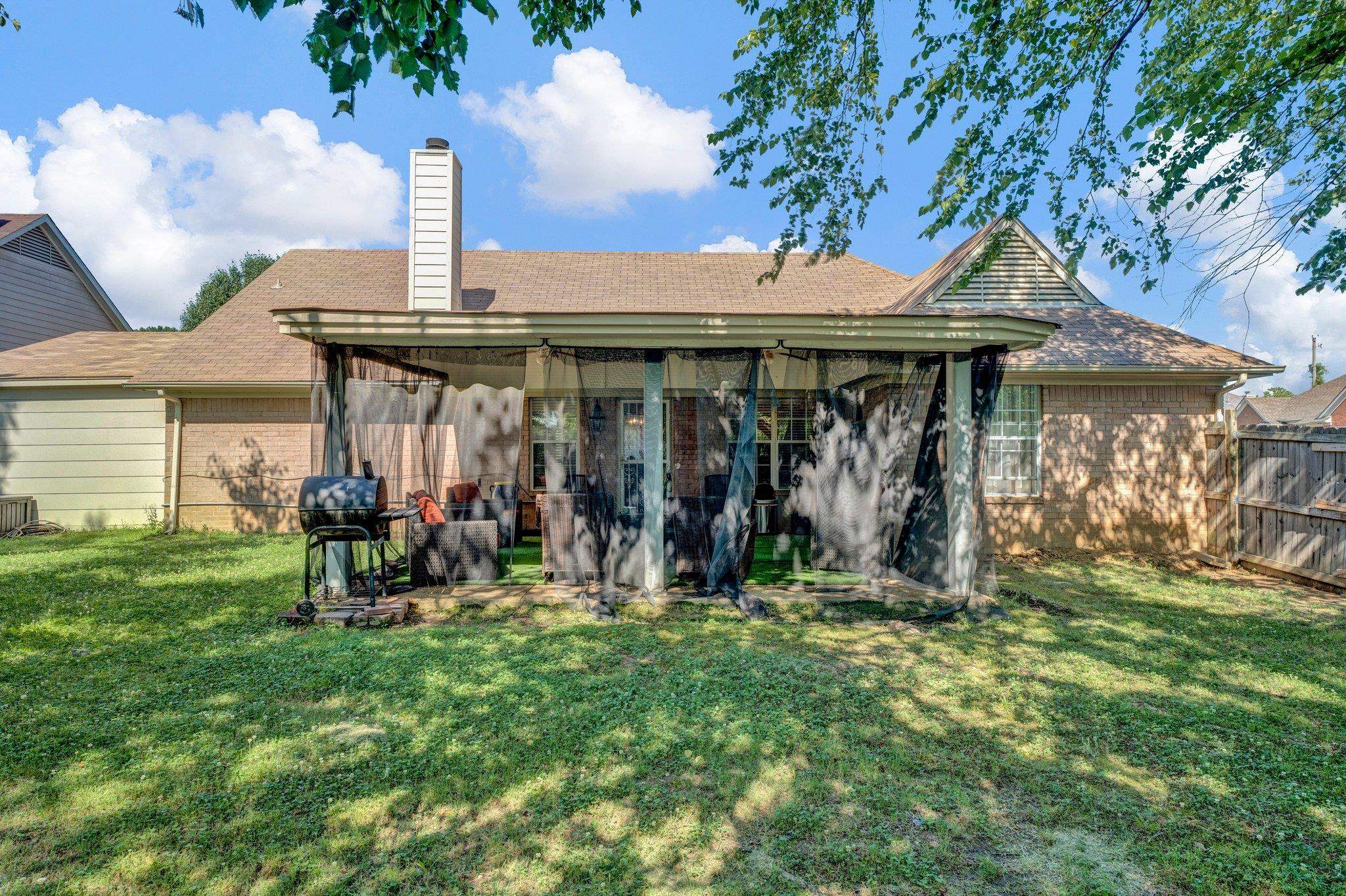 5364 MEADOW CROSS DR