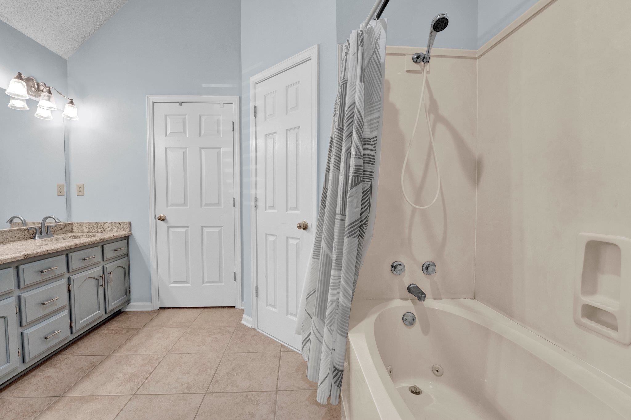 5364 MEADOW CROSS DR