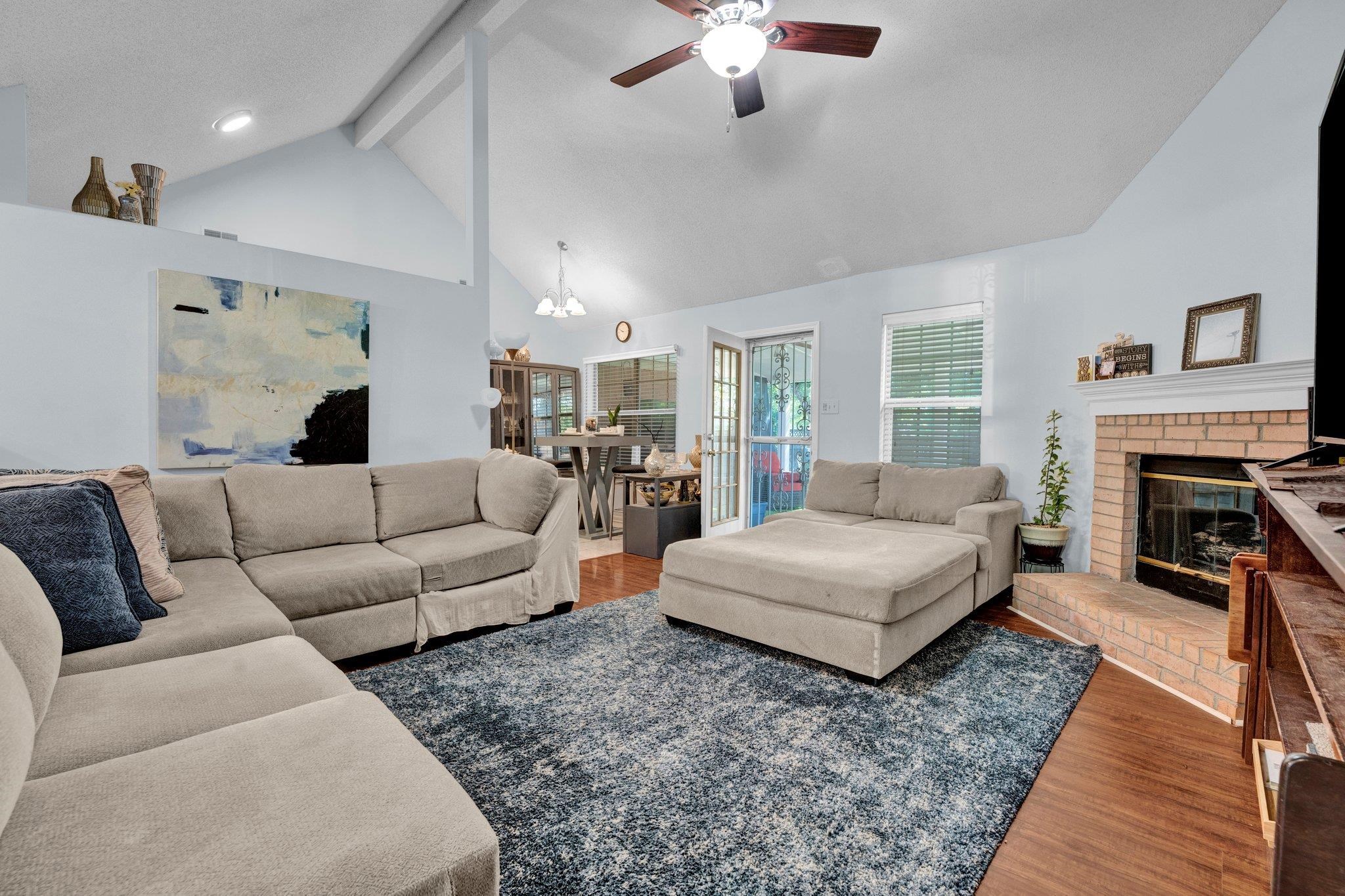 5364 MEADOW CROSS DR