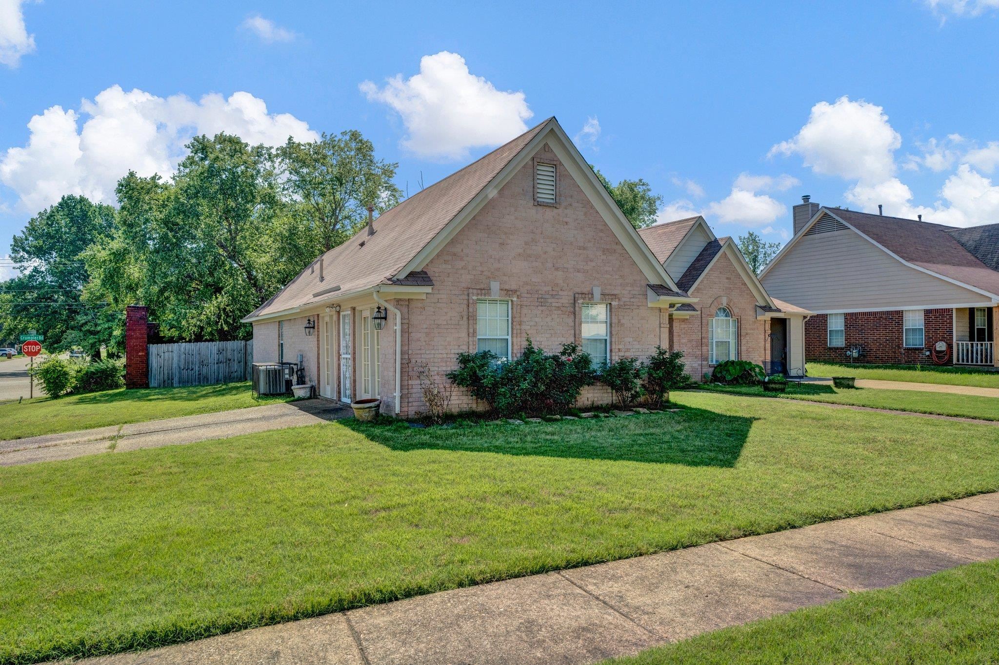 5364 MEADOW CROSS DR