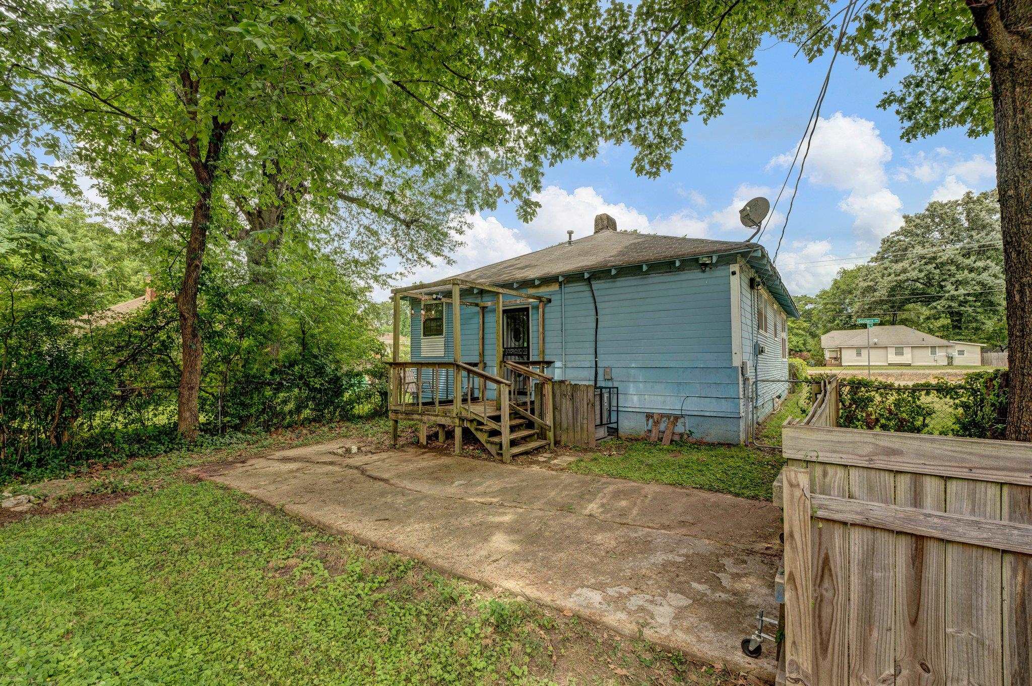 2027 SOUTHERN AVE