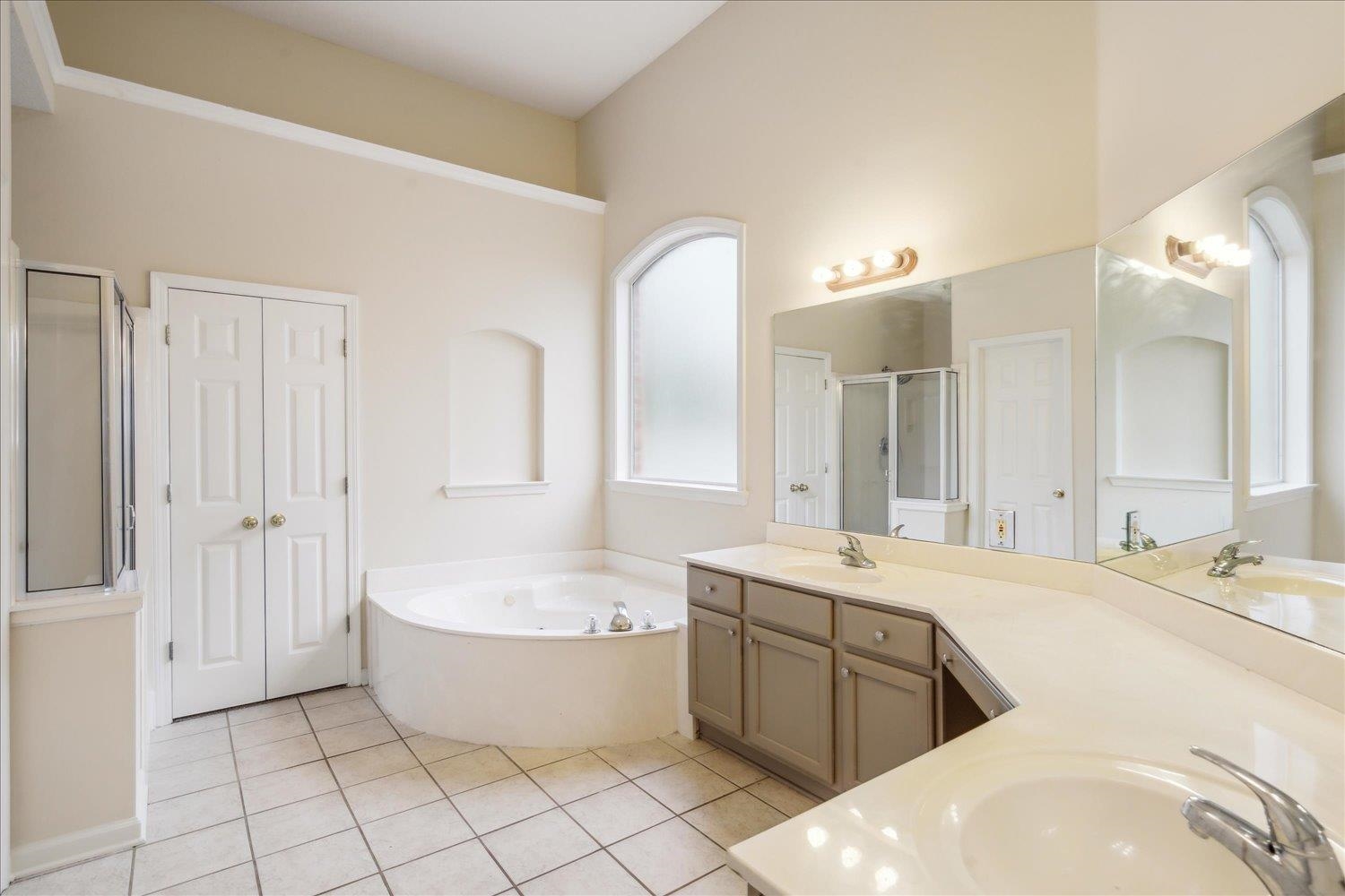 5180 PEBBLE BRIDGE LN