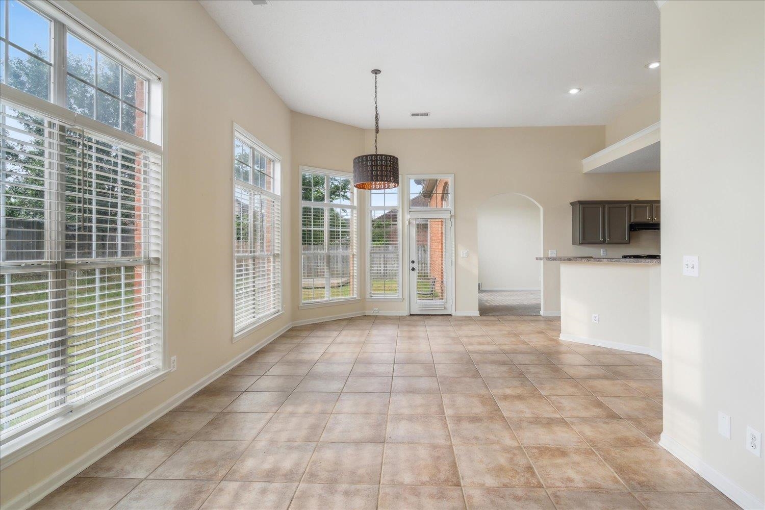 5180 PEBBLE BRIDGE LN