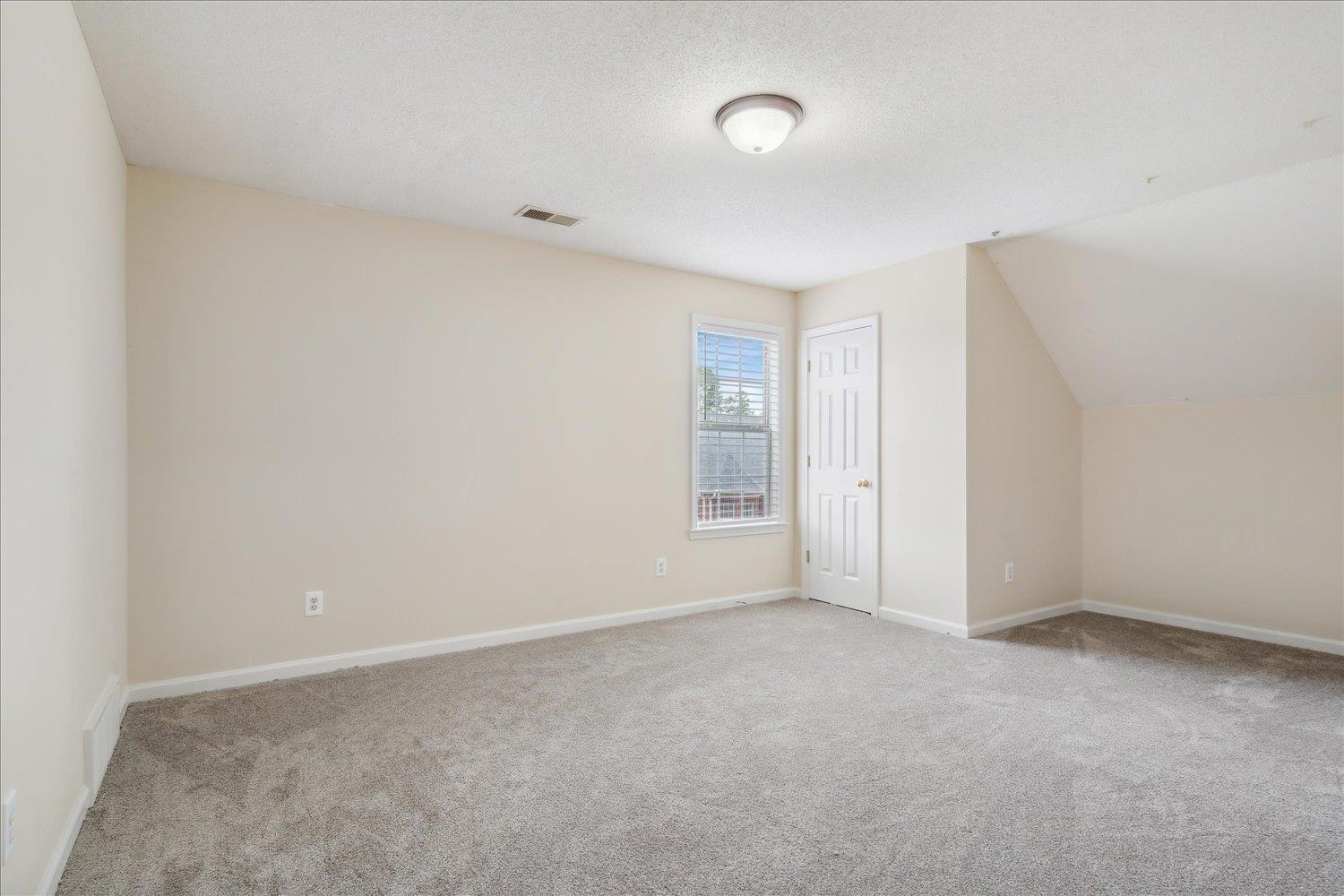 5180 PEBBLE BRIDGE LN