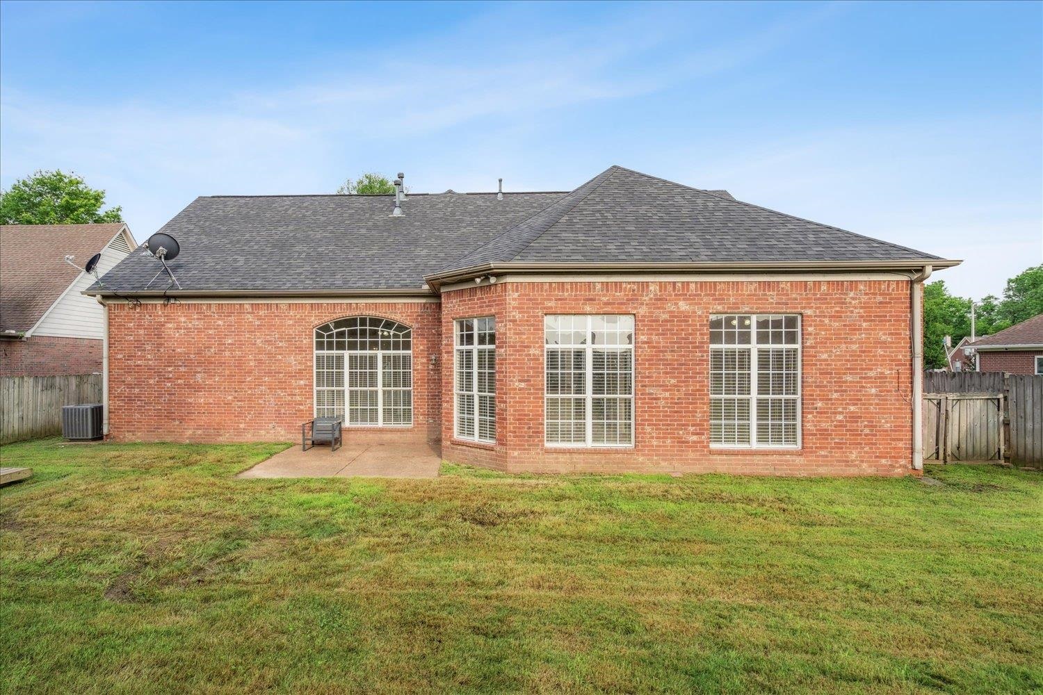 5180 PEBBLE BRIDGE LN