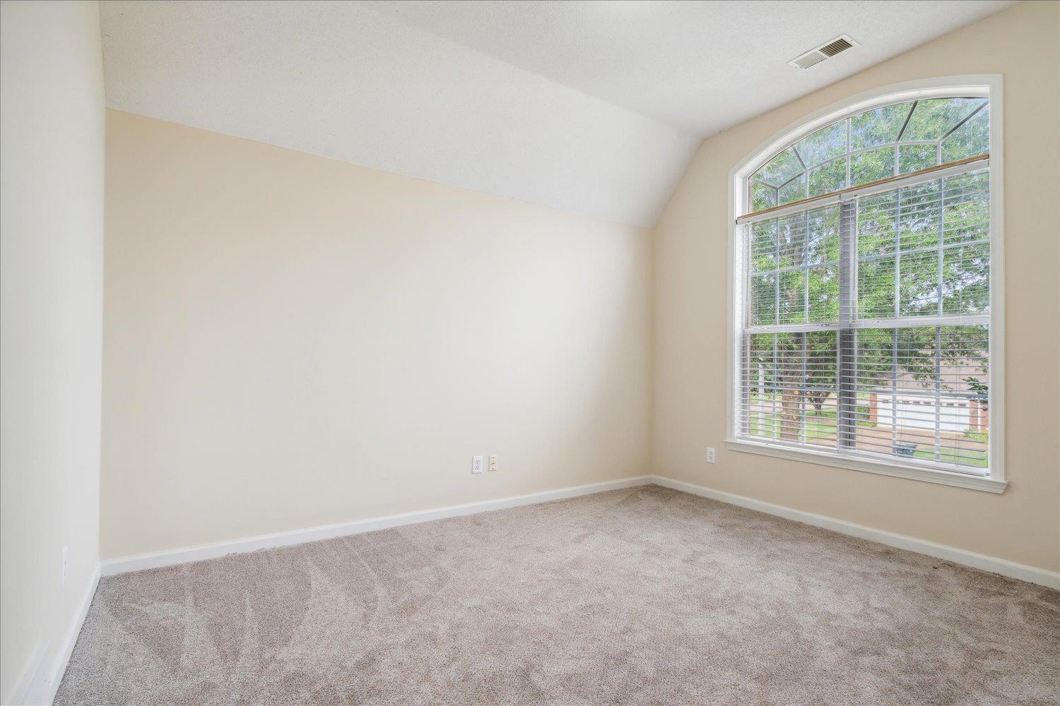 5180 PEBBLE BRIDGE LN