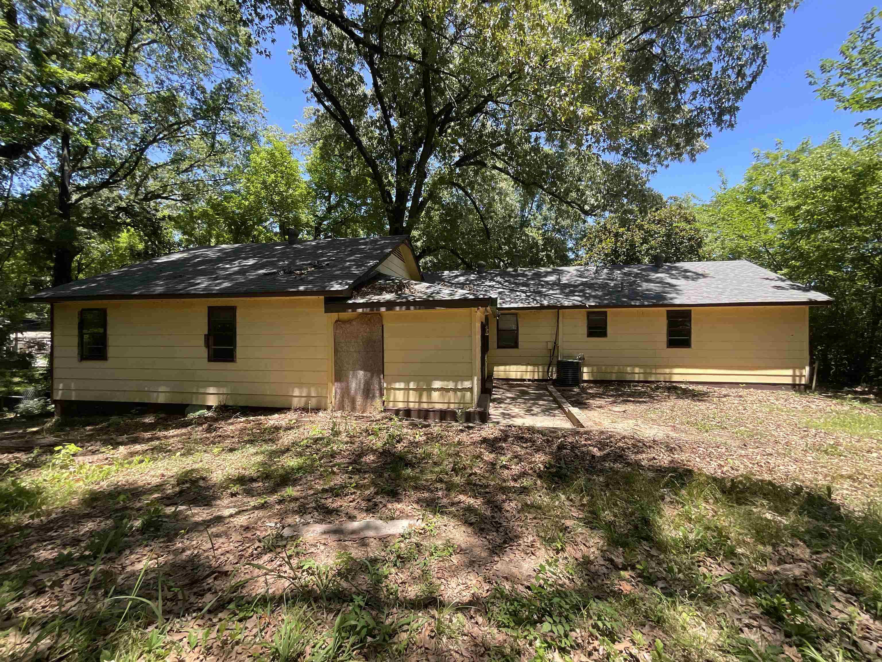 2067 COLLIER RD