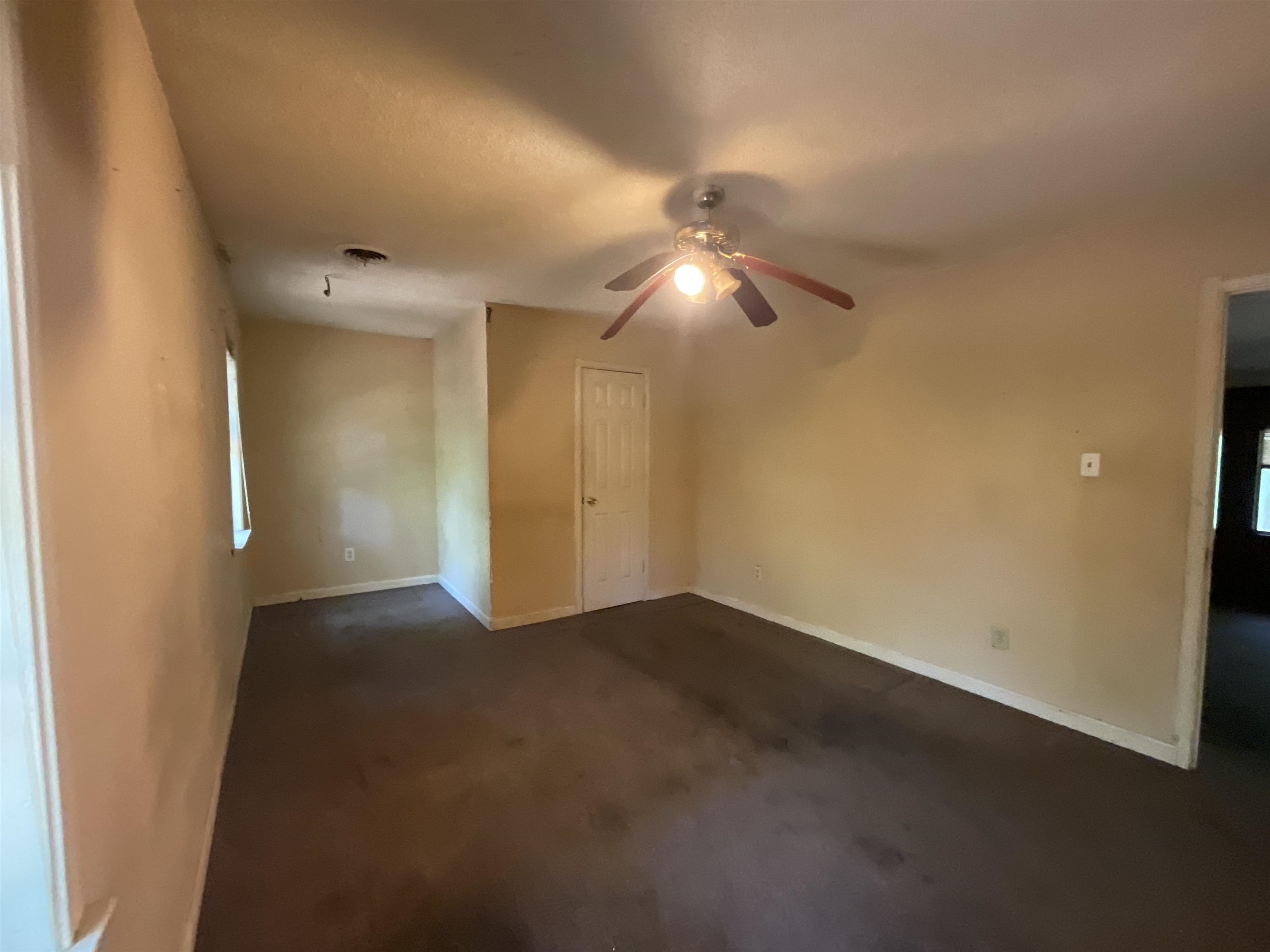 2067 COLLIER RD