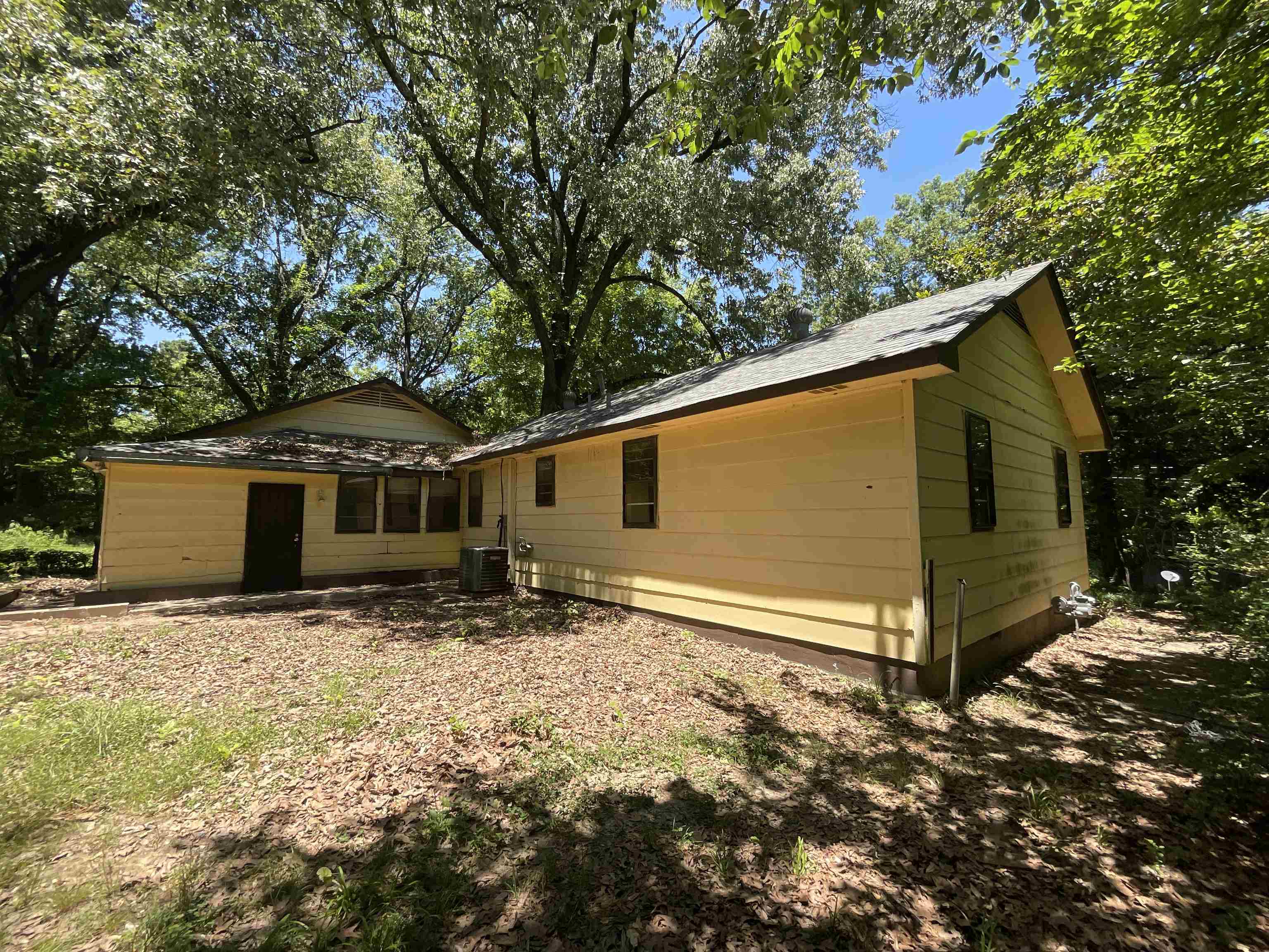 2067 COLLIER RD