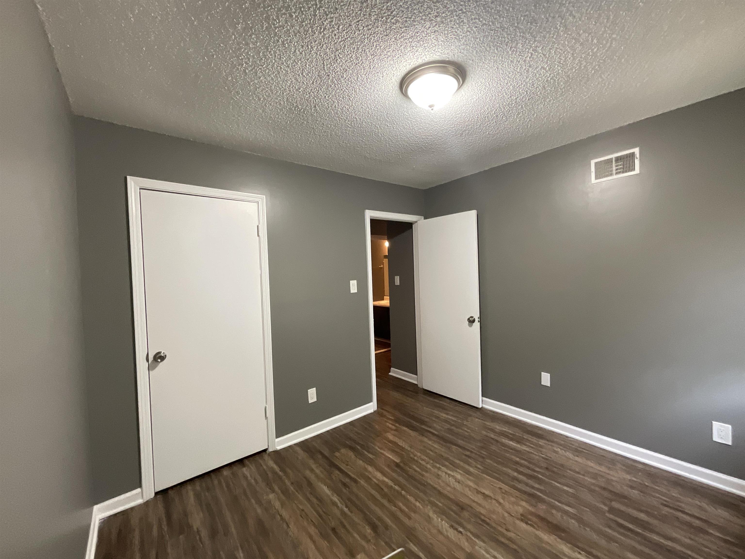 856 ELM RIVER CV
