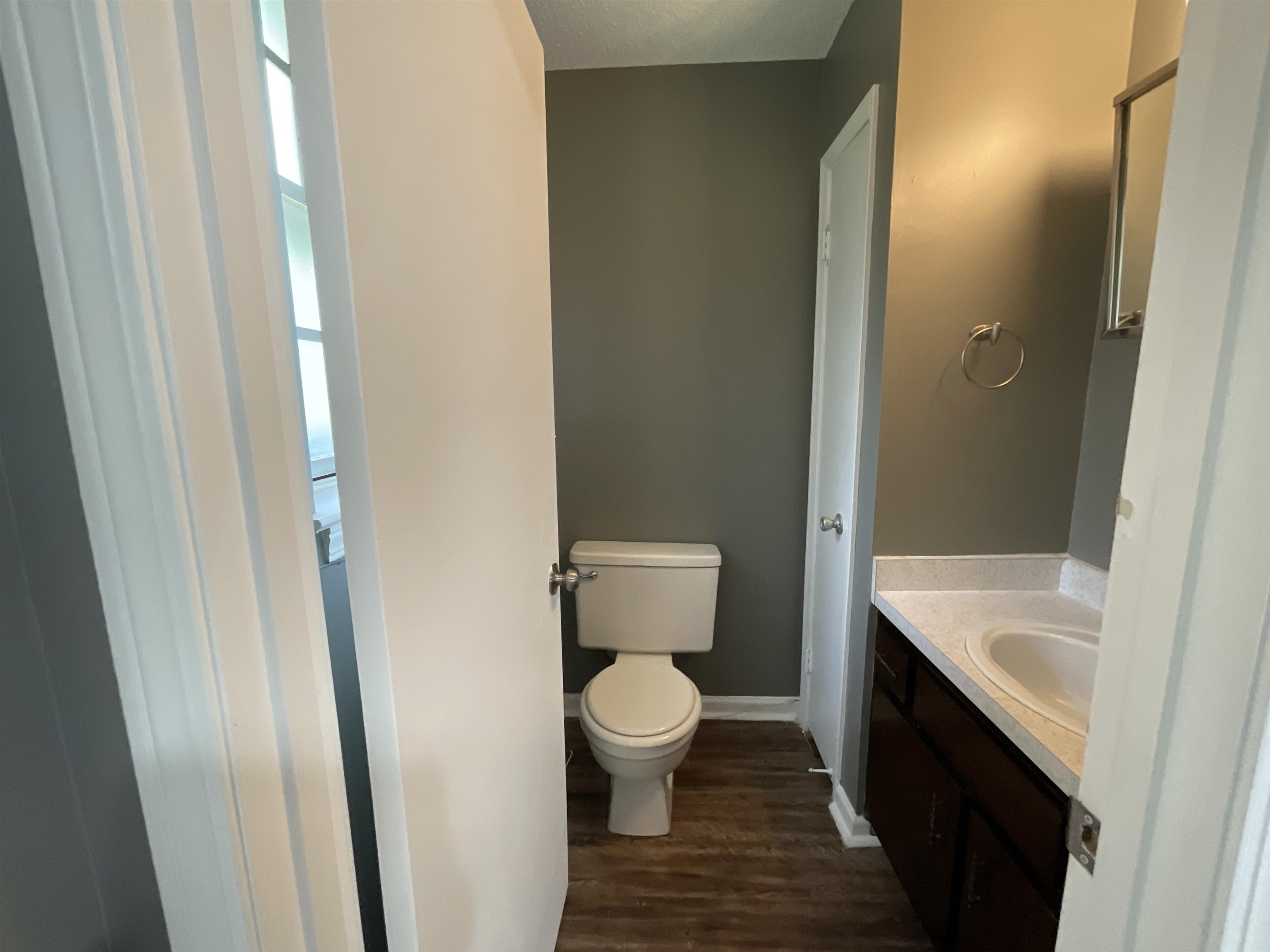856 ELM RIVER CV