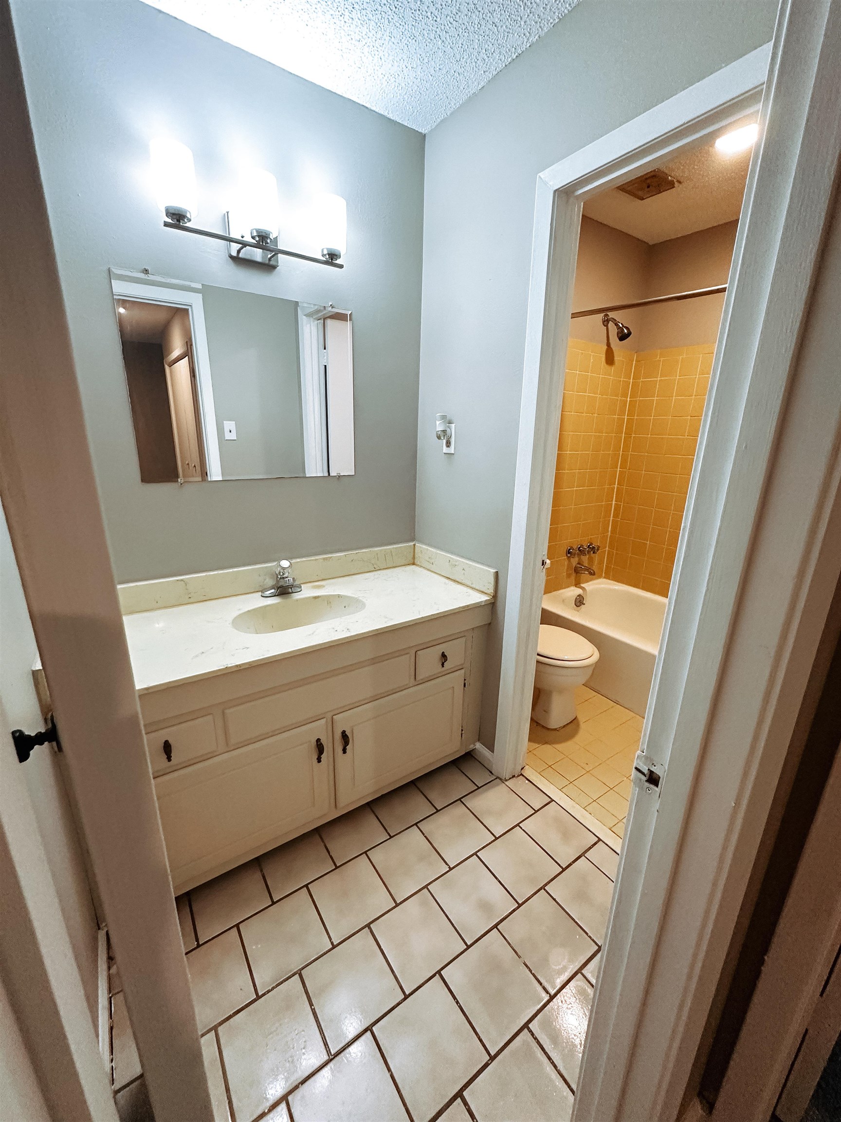 5526 QUAIL THICKET CV