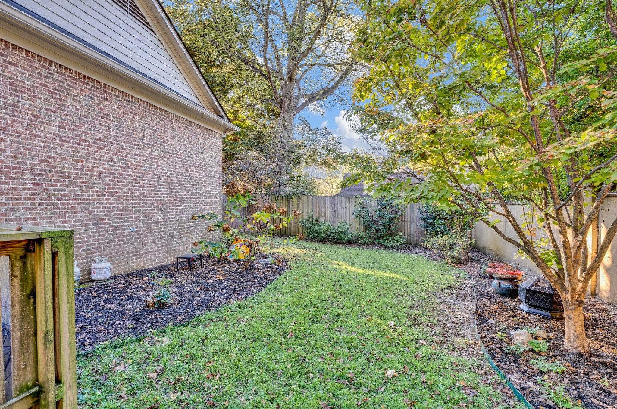 2886 FRANCES PL
