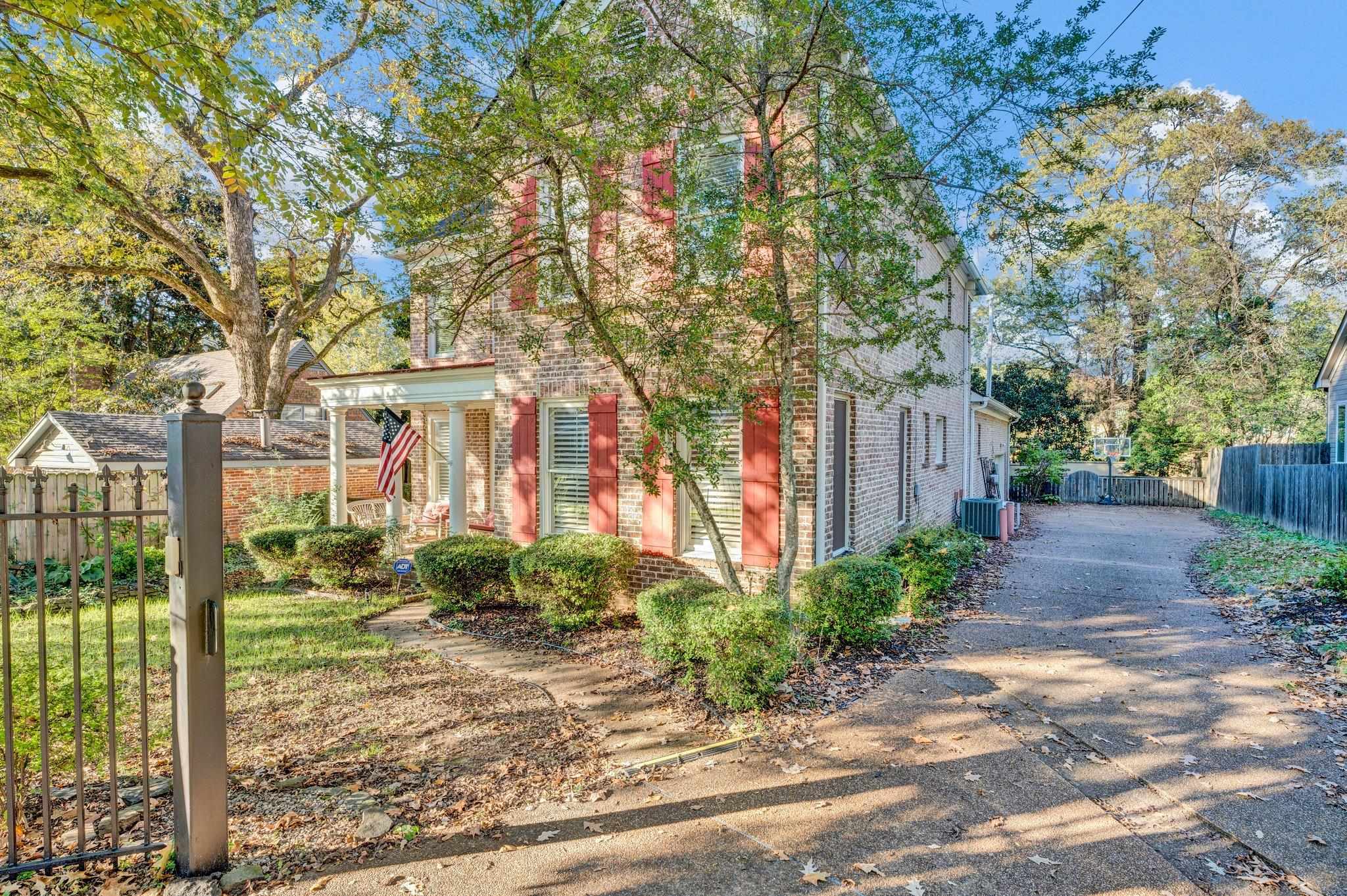 2886 FRANCES PL