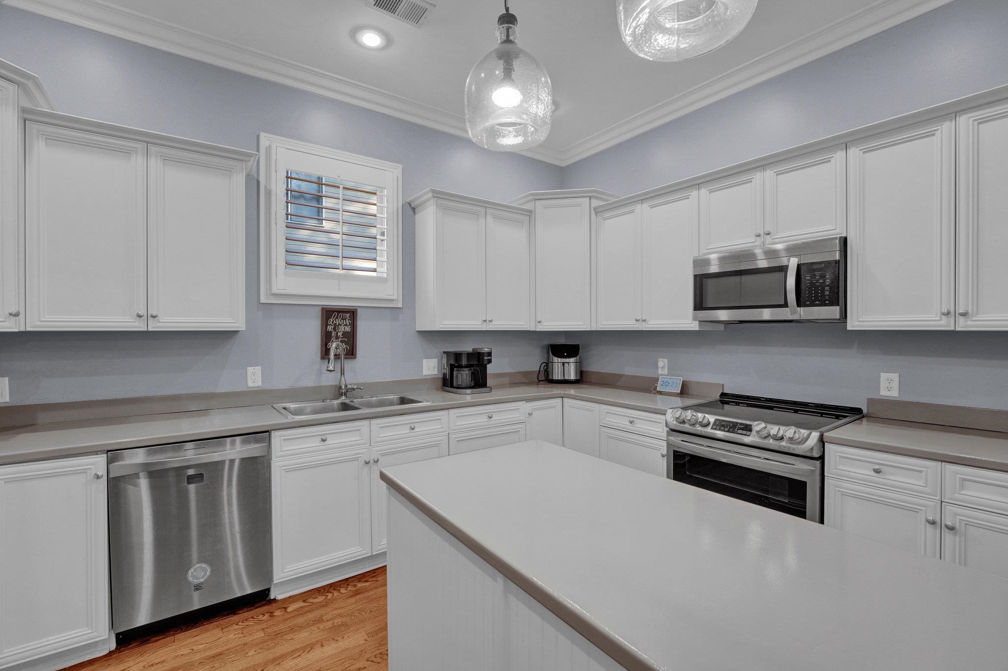 2886 FRANCES PL