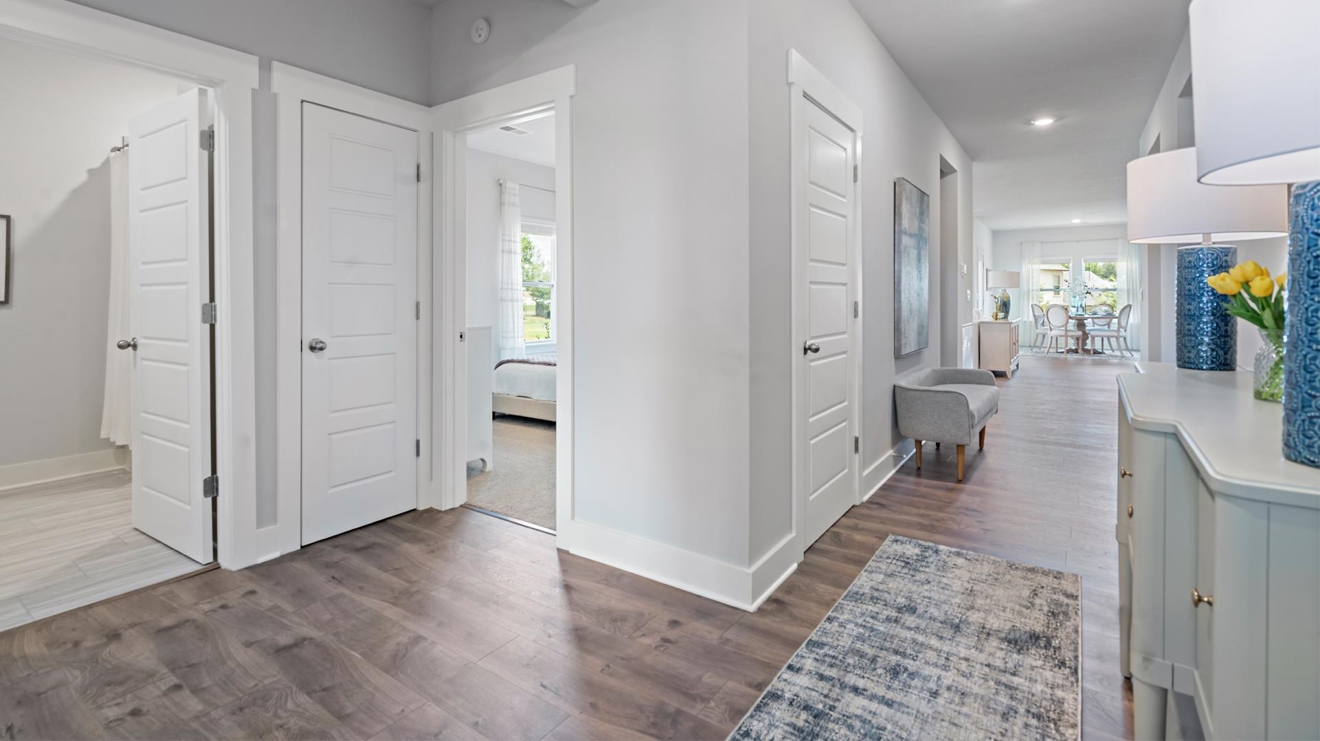 205 OAK HOLLOW DR
