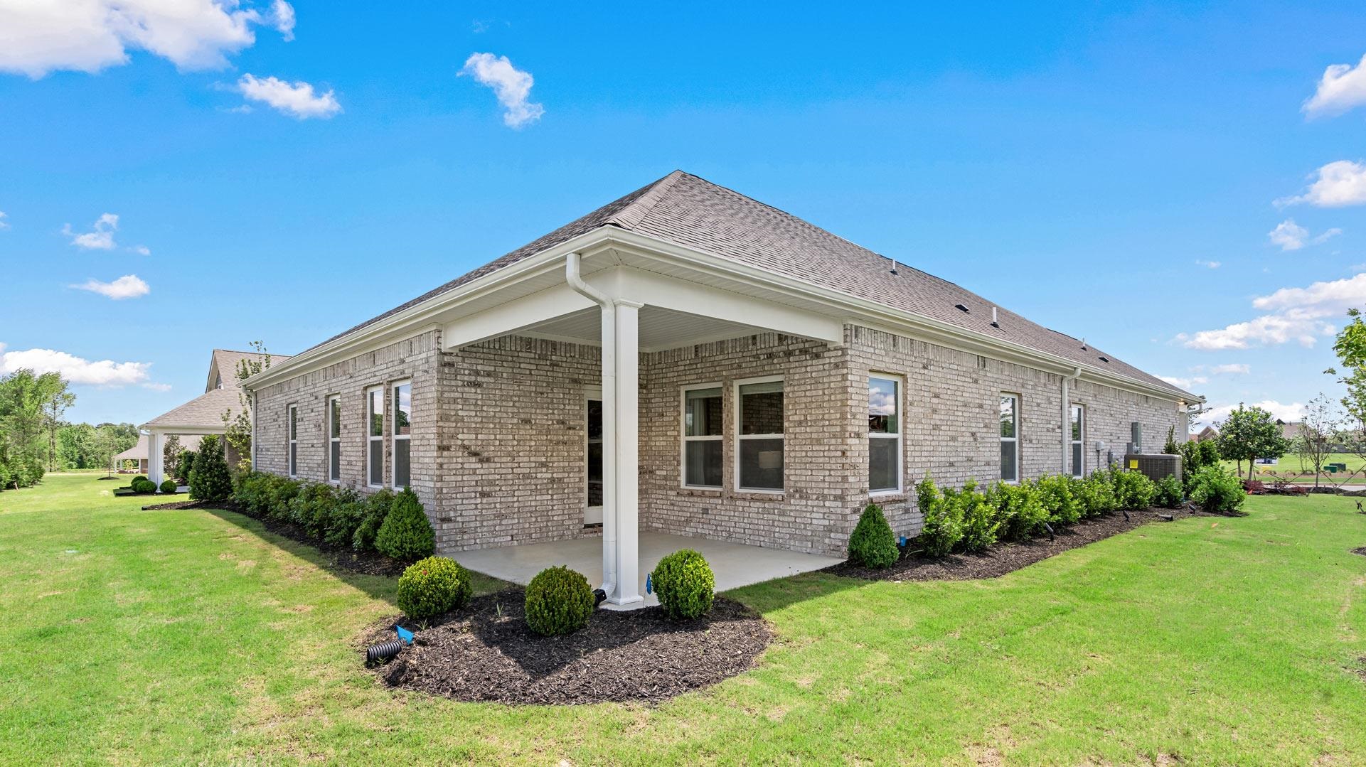 205 OAK HOLLOW DR