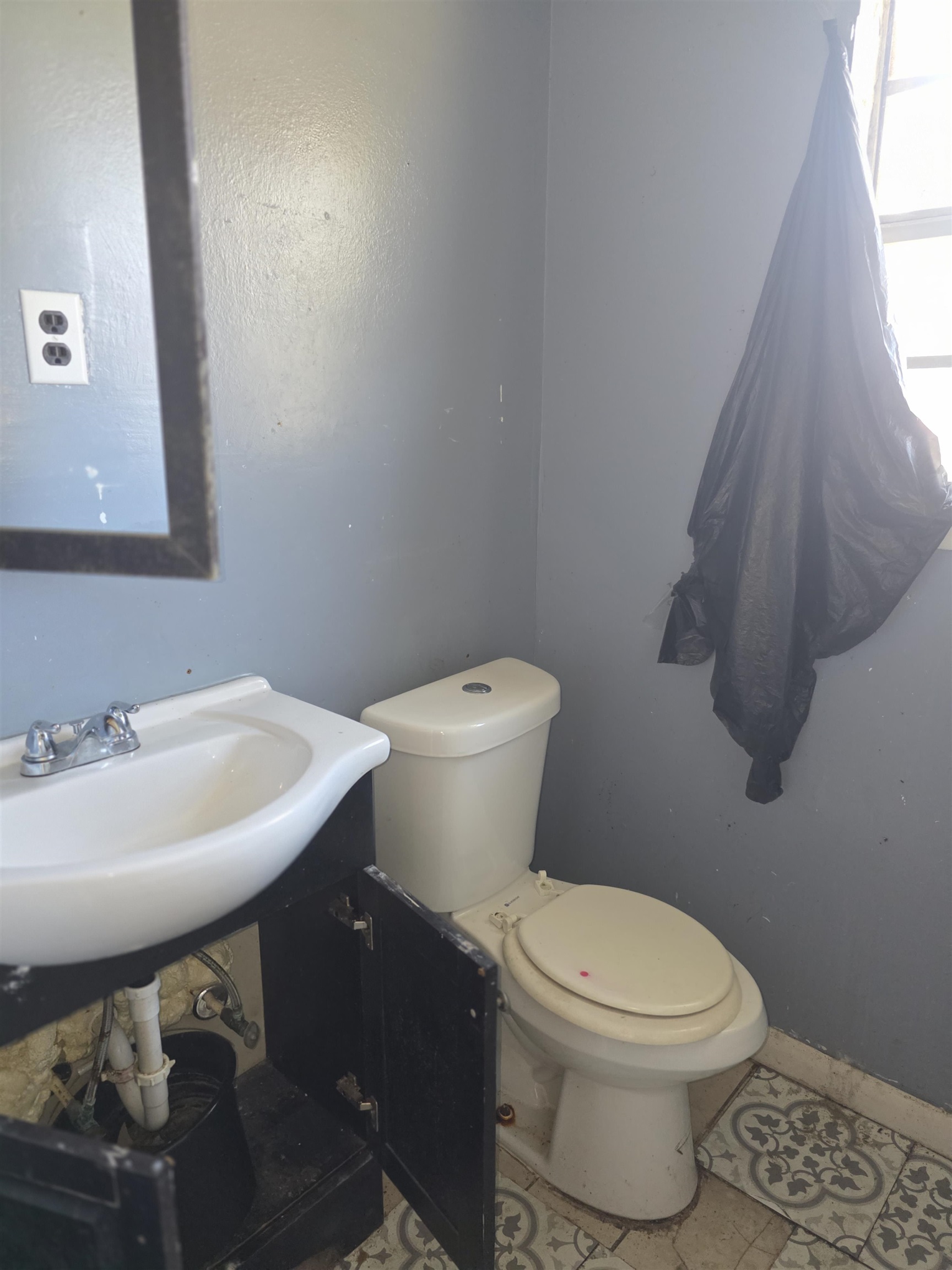 79 E DAVANT AVE