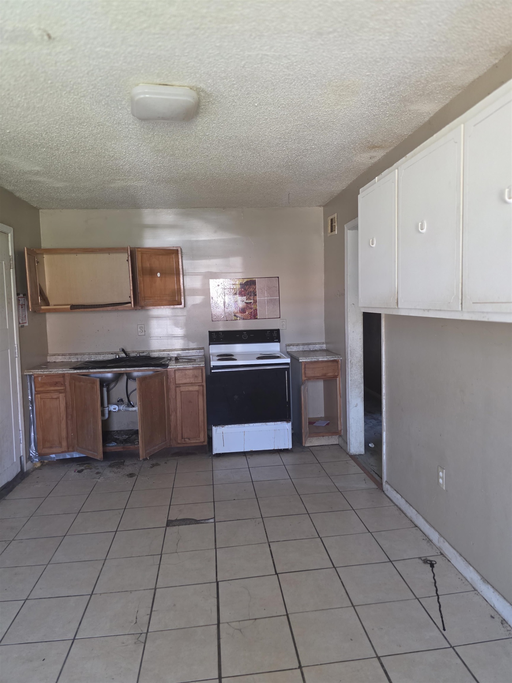 79 E DAVANT AVE