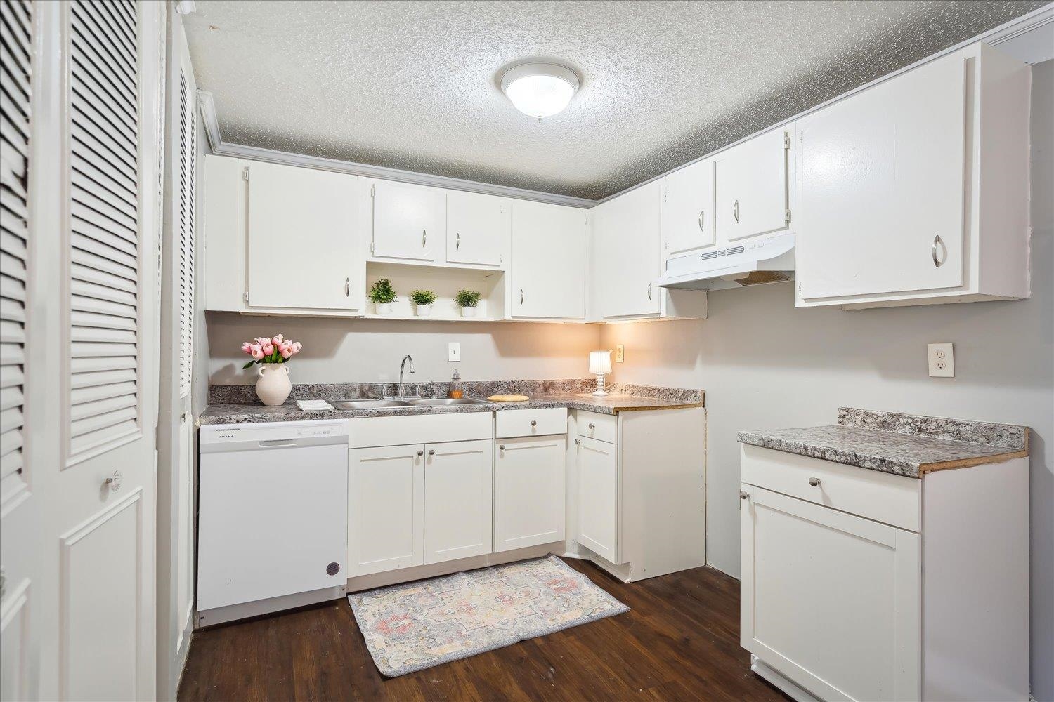 4325 WILLOW PARK CV