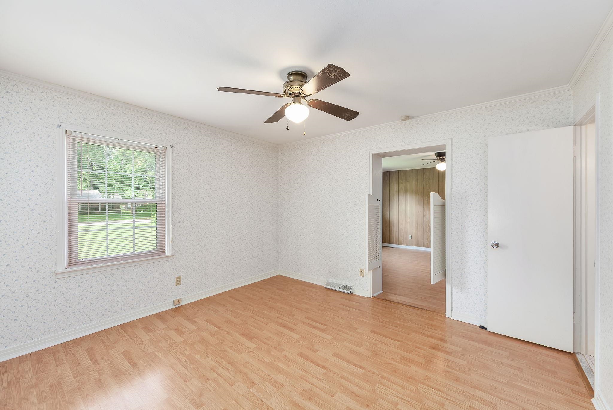 25 DANIEL ST
