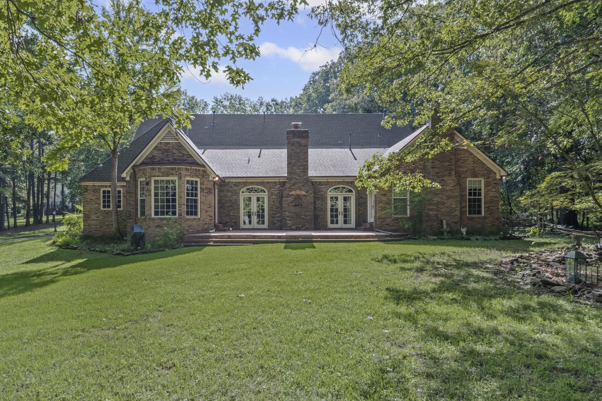 965 TIMBERLAKE DR