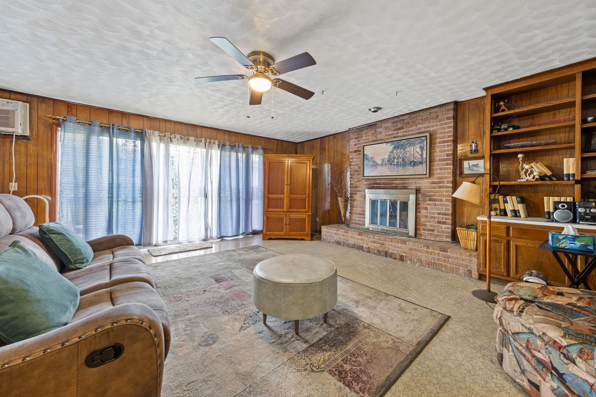 3176 TOBY LN