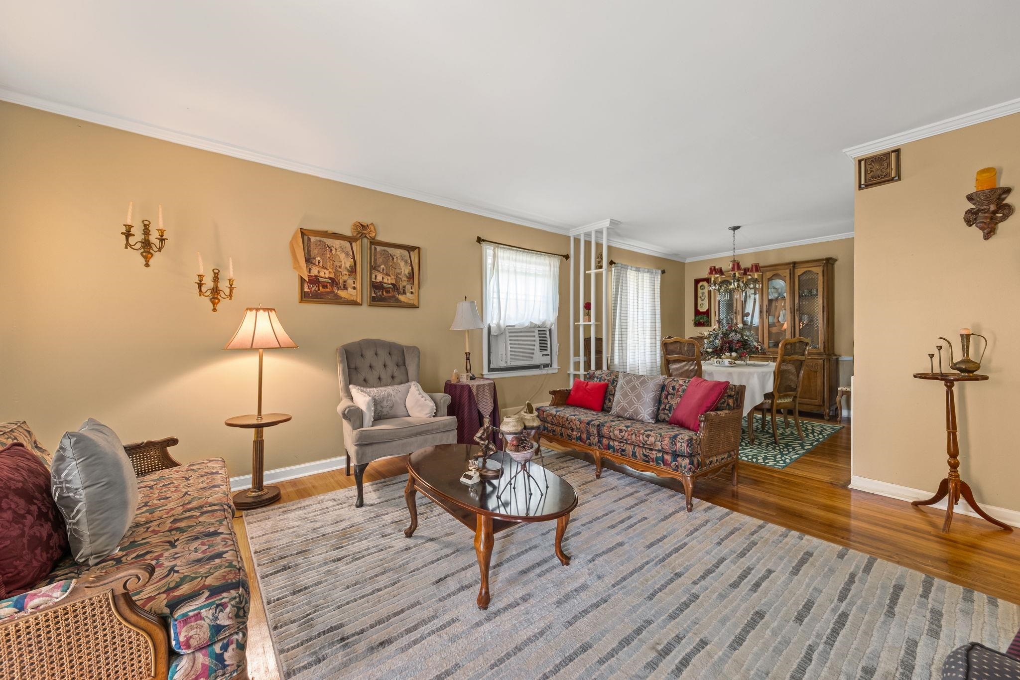 3176 TOBY LN