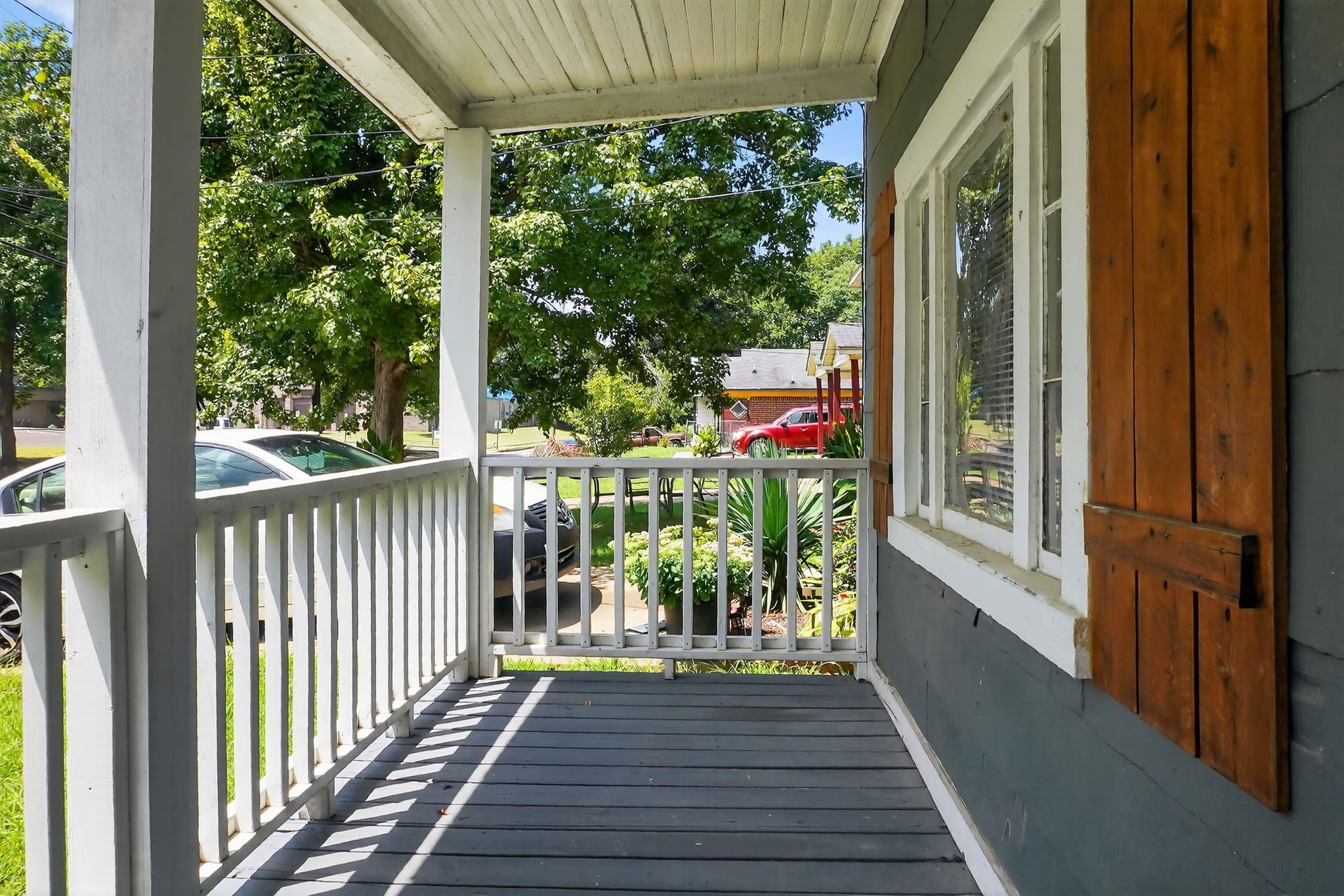 278 HENRY AVE