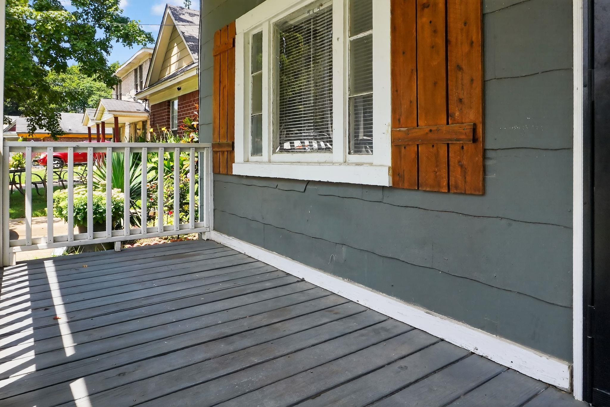 278 HENRY AVE