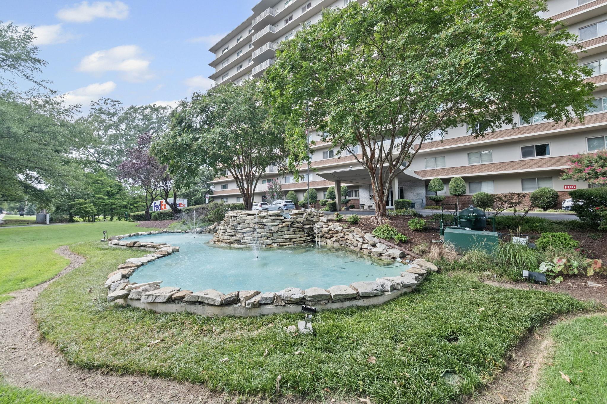 1960 N PARKWAY PKY N Unit: 903
