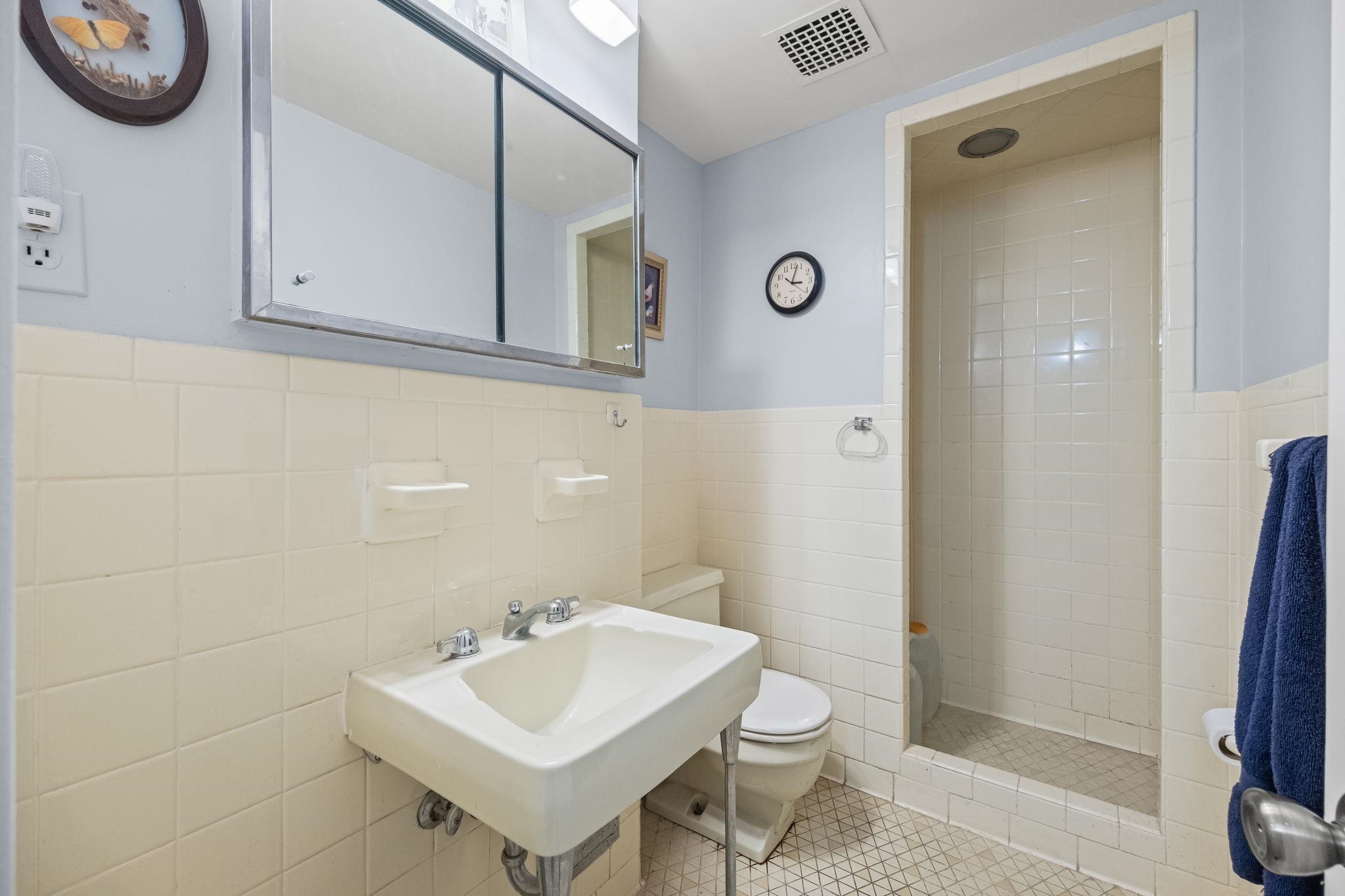 1960 N PARKWAY PKY N Unit: 903