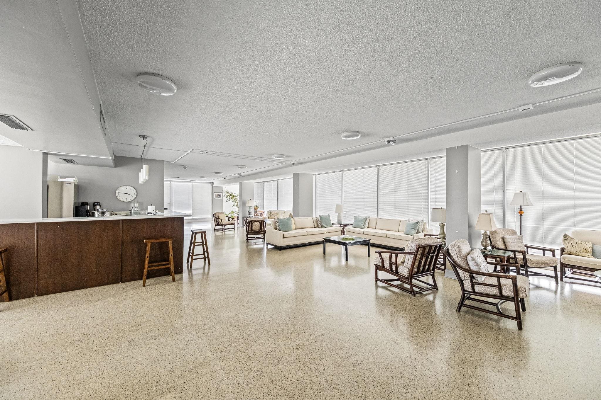 1960 N PARKWAY PKY N Unit: 903