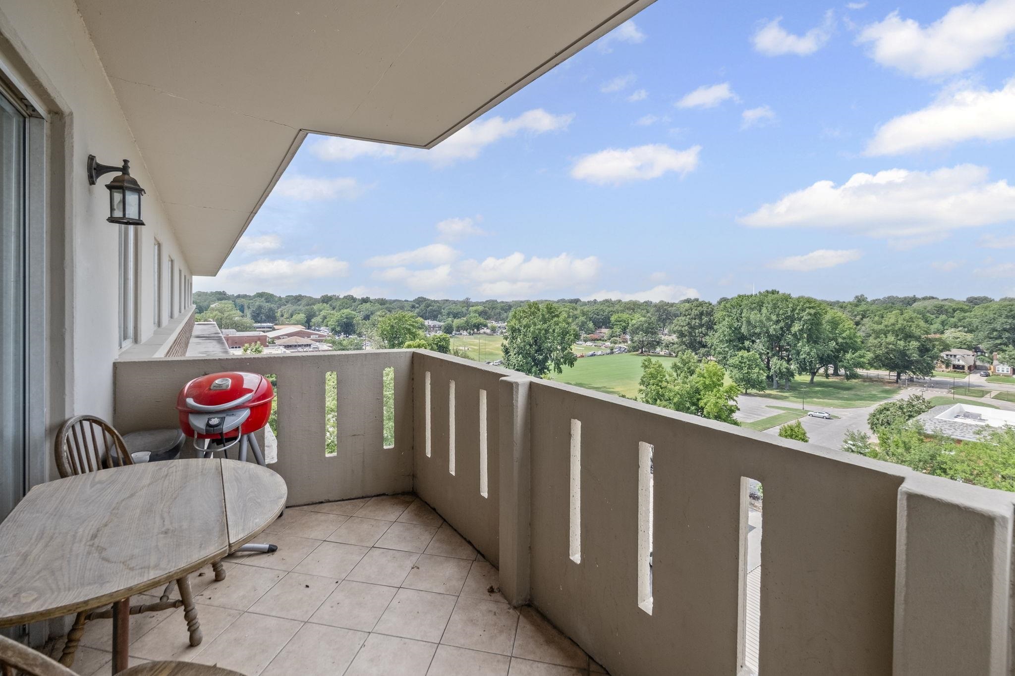 1960 N PARKWAY PKY N Unit: 903