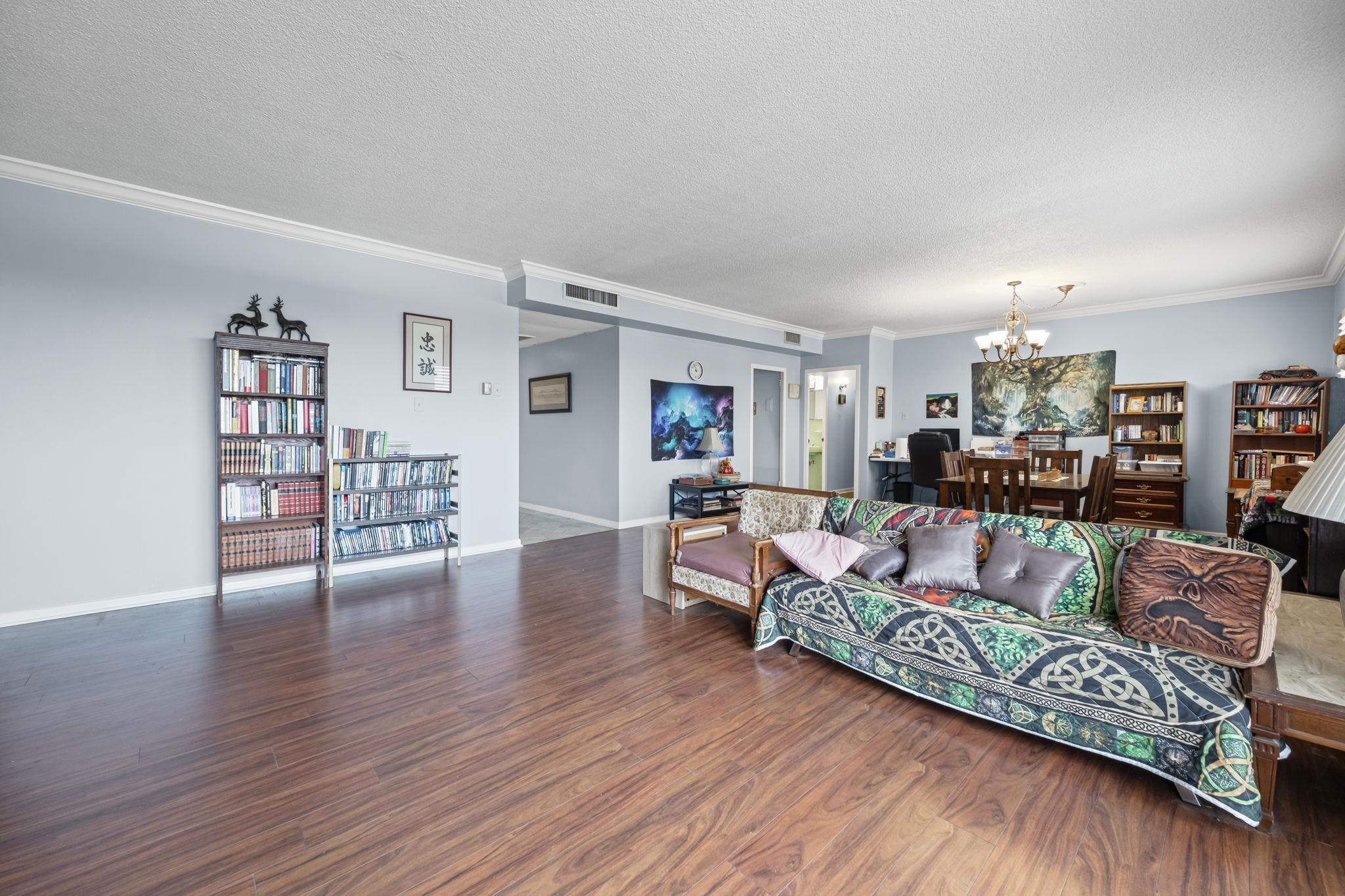 1960 N PARKWAY PKY N Unit: 903