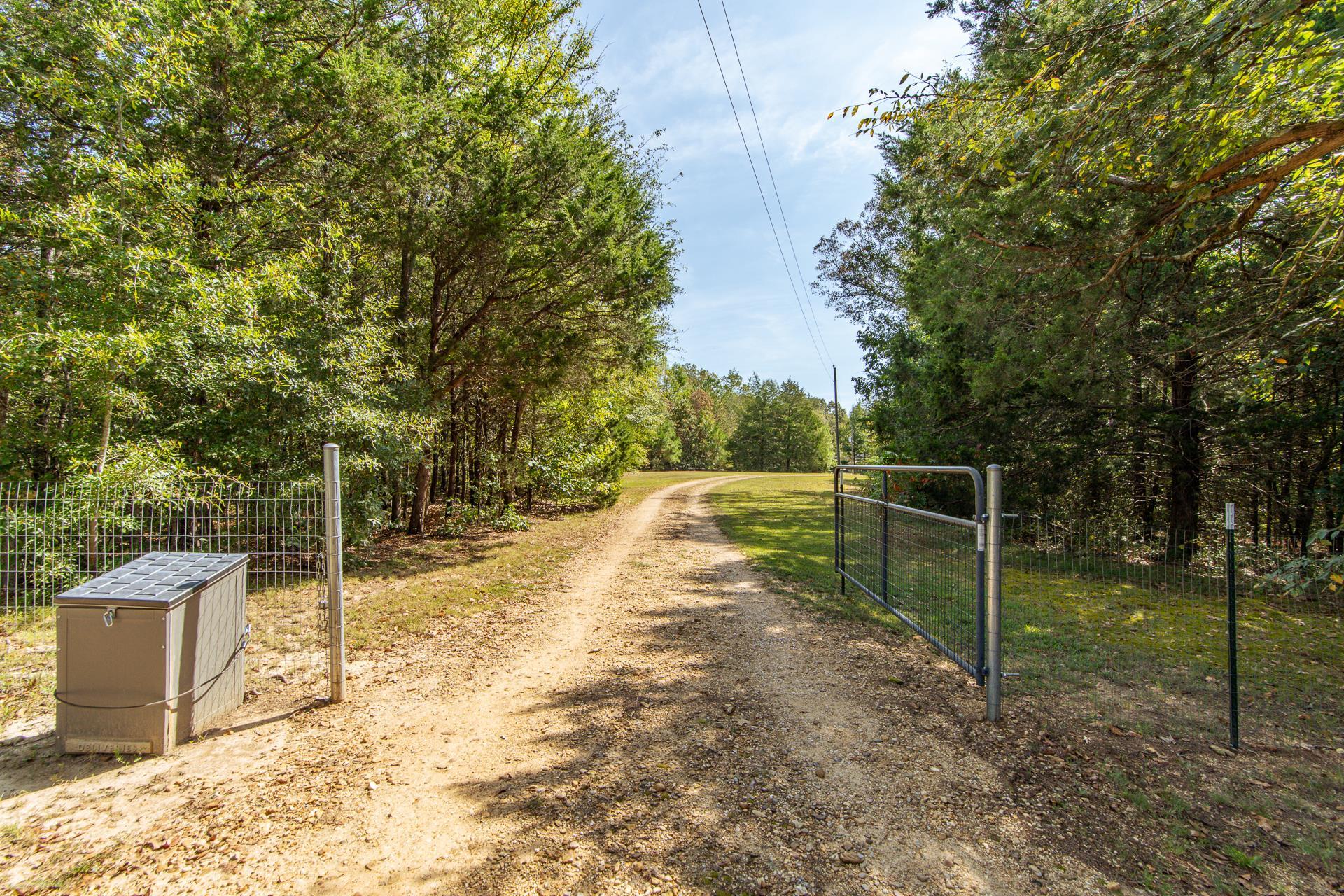 185 MAYFIELD LN