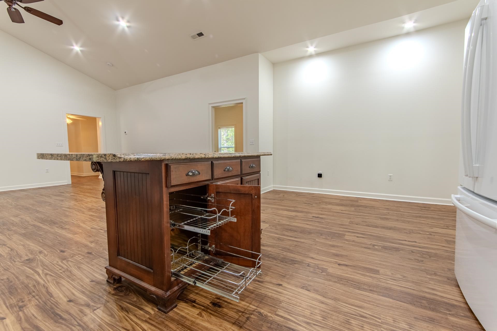 185 MAYFIELD LN