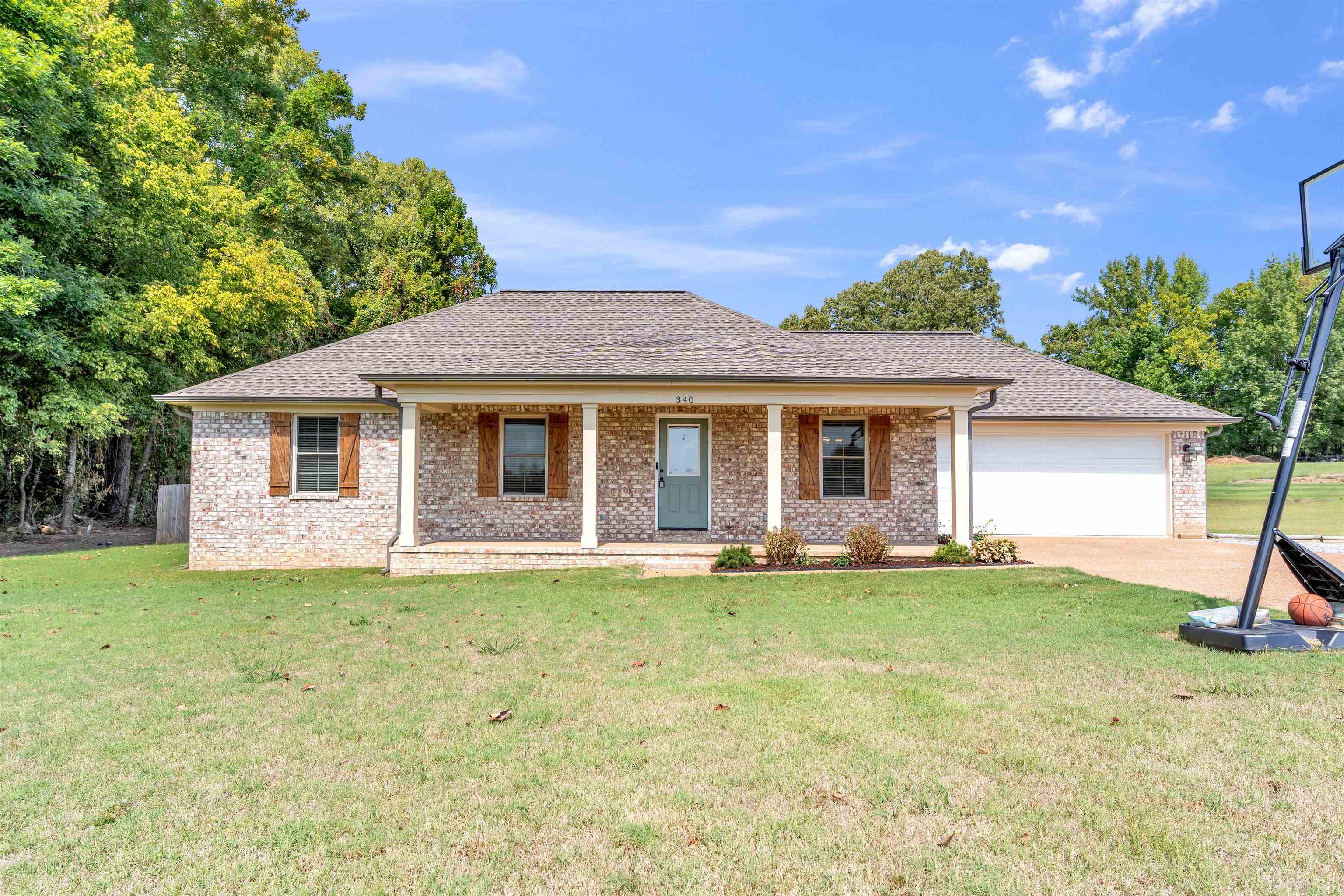 340 LILLIE LN