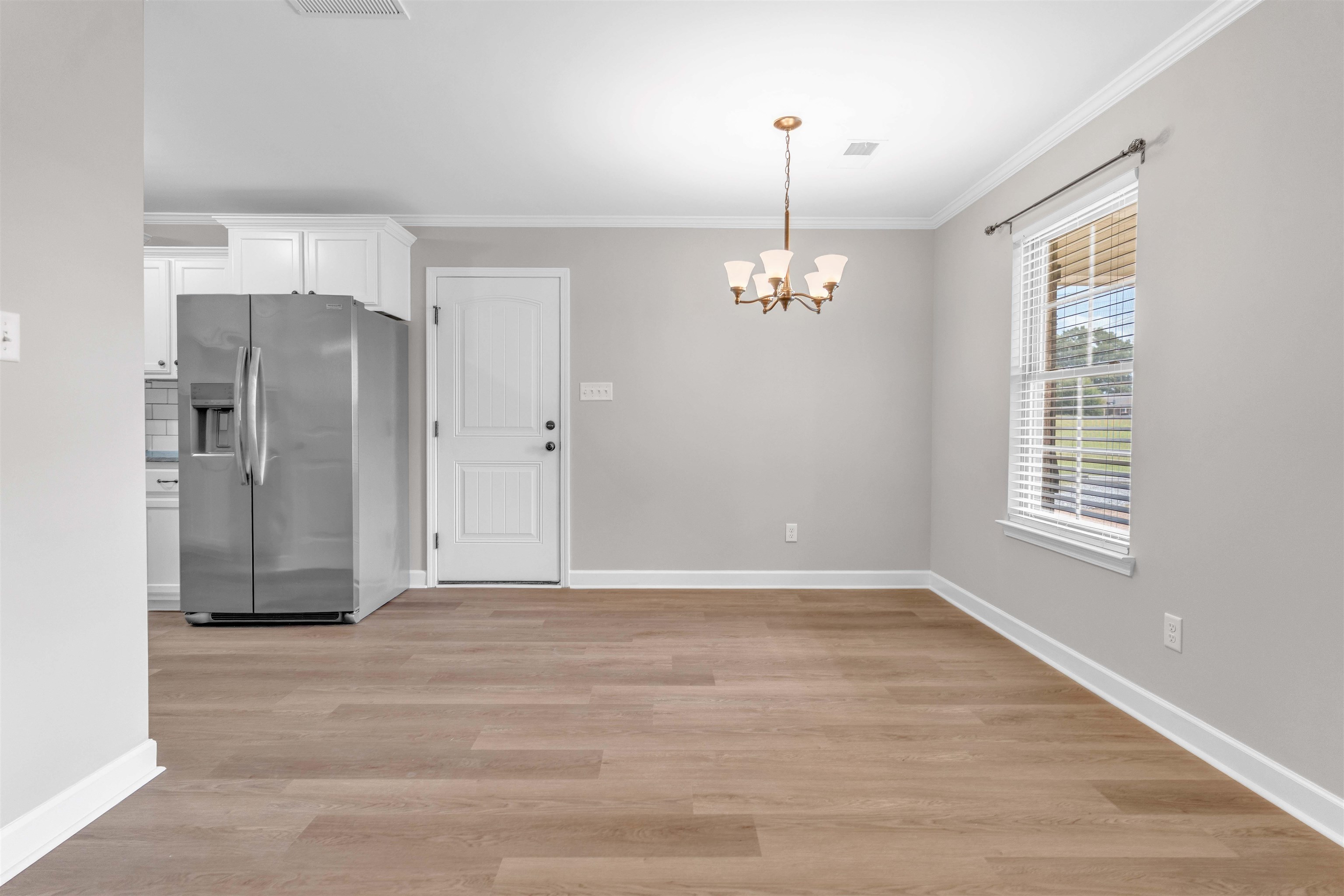 340 LILLIE LN