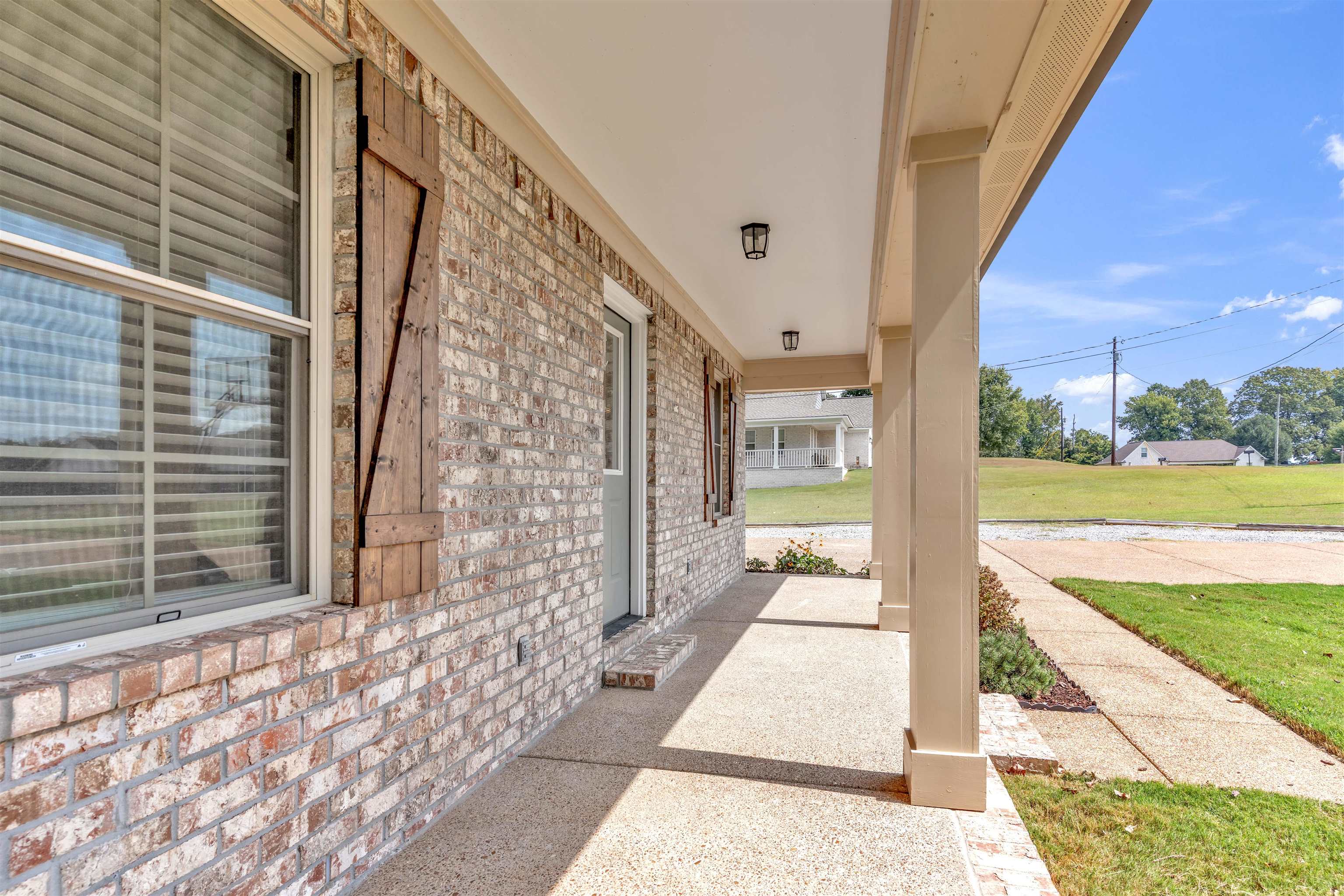 340 LILLIE LN