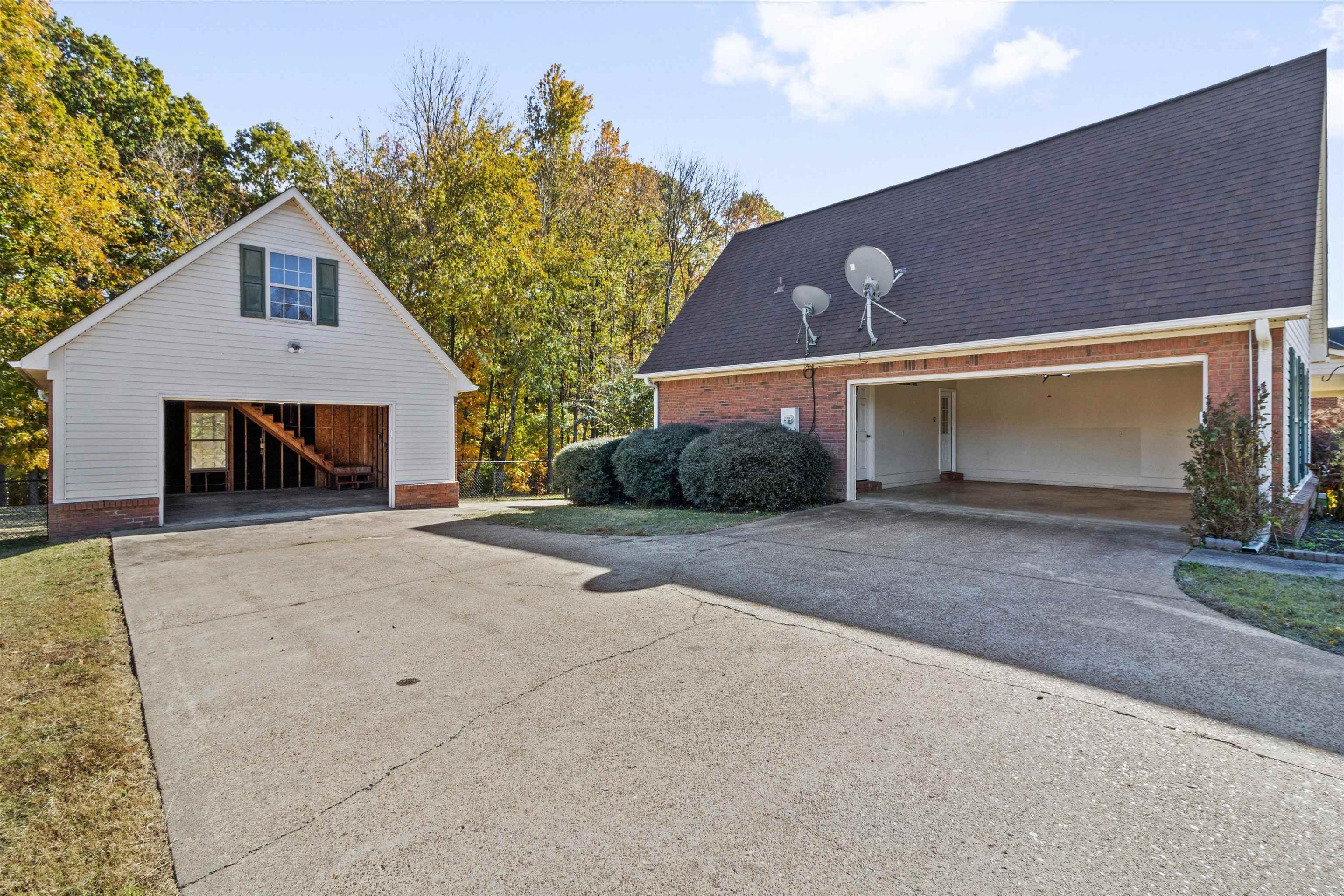 440 GRETNA GREEN DR