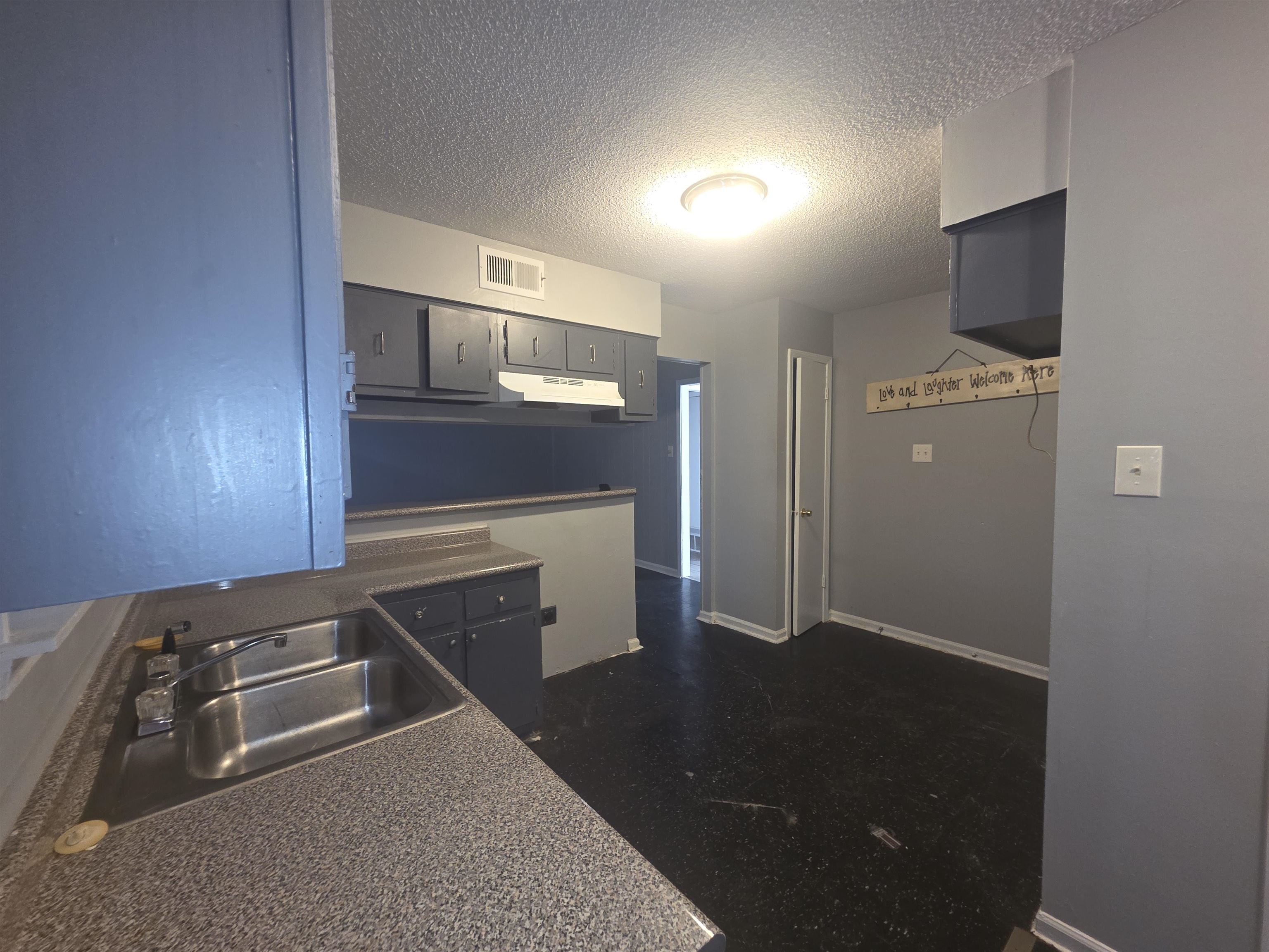 936 CHESTERTON DR