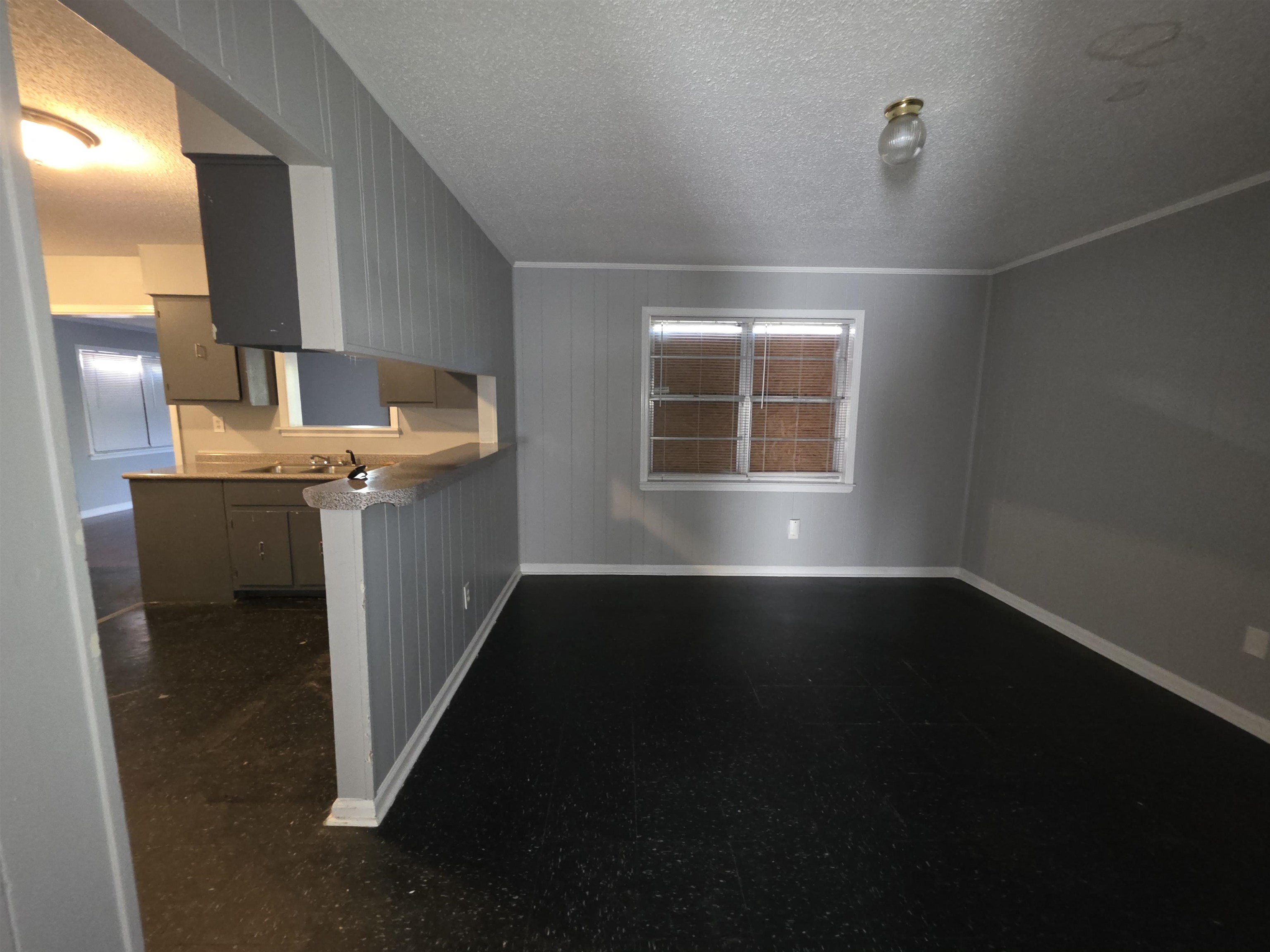 936 CHESTERTON DR