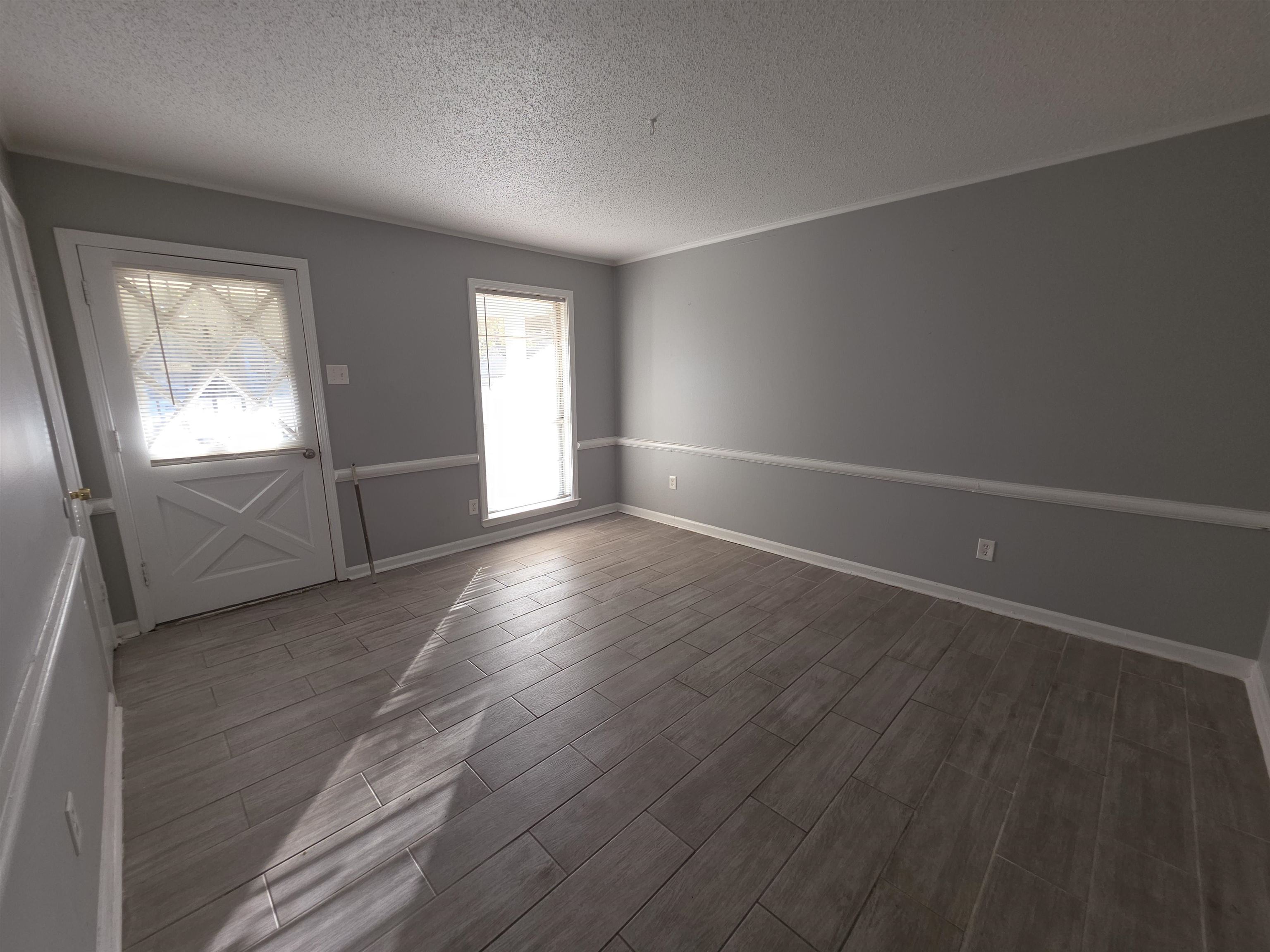 936 CHESTERTON DR