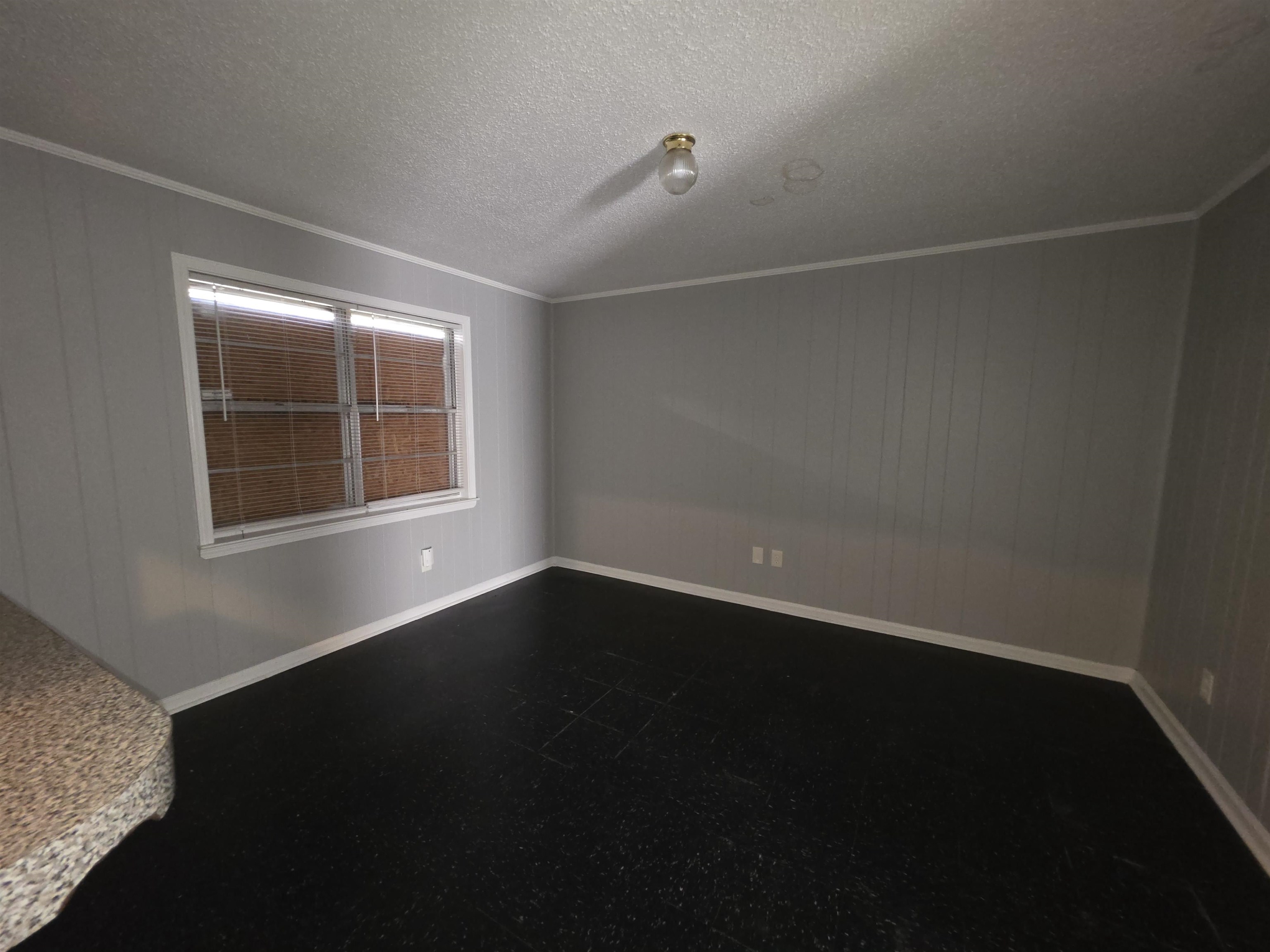 936 CHESTERTON DR
