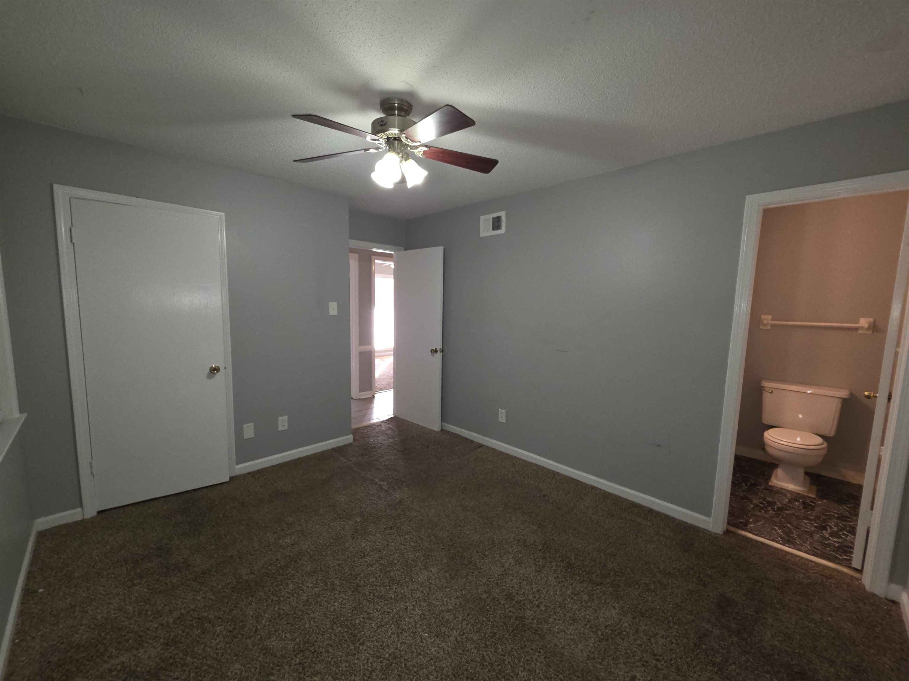 936 CHESTERTON DR
